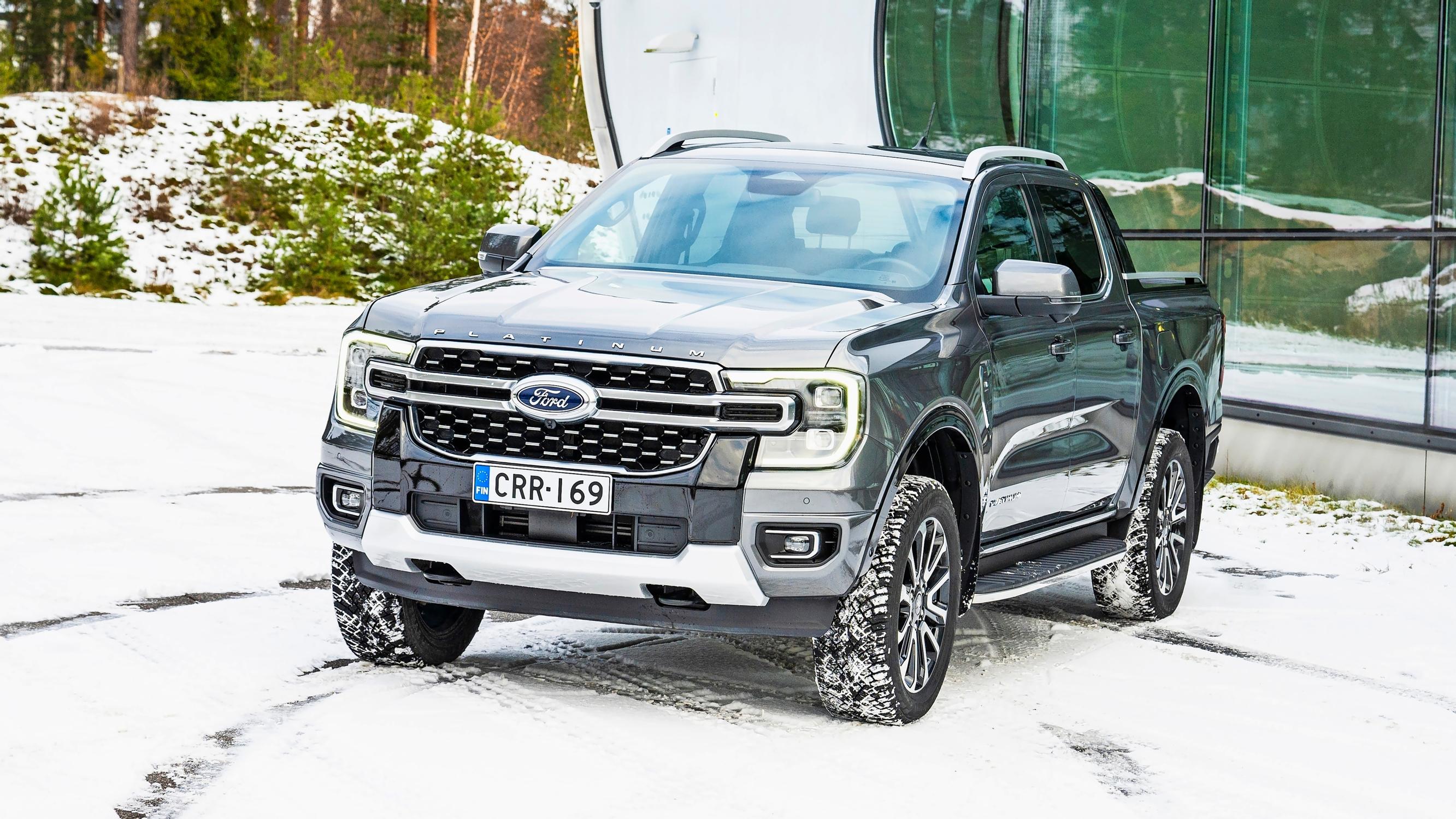 Ford Ranger Platinum on kuin kotonaan huonoilla teillä – Turbodieselin takapenkistä lankeaa Suomessa roima rangaistus verottajalta  