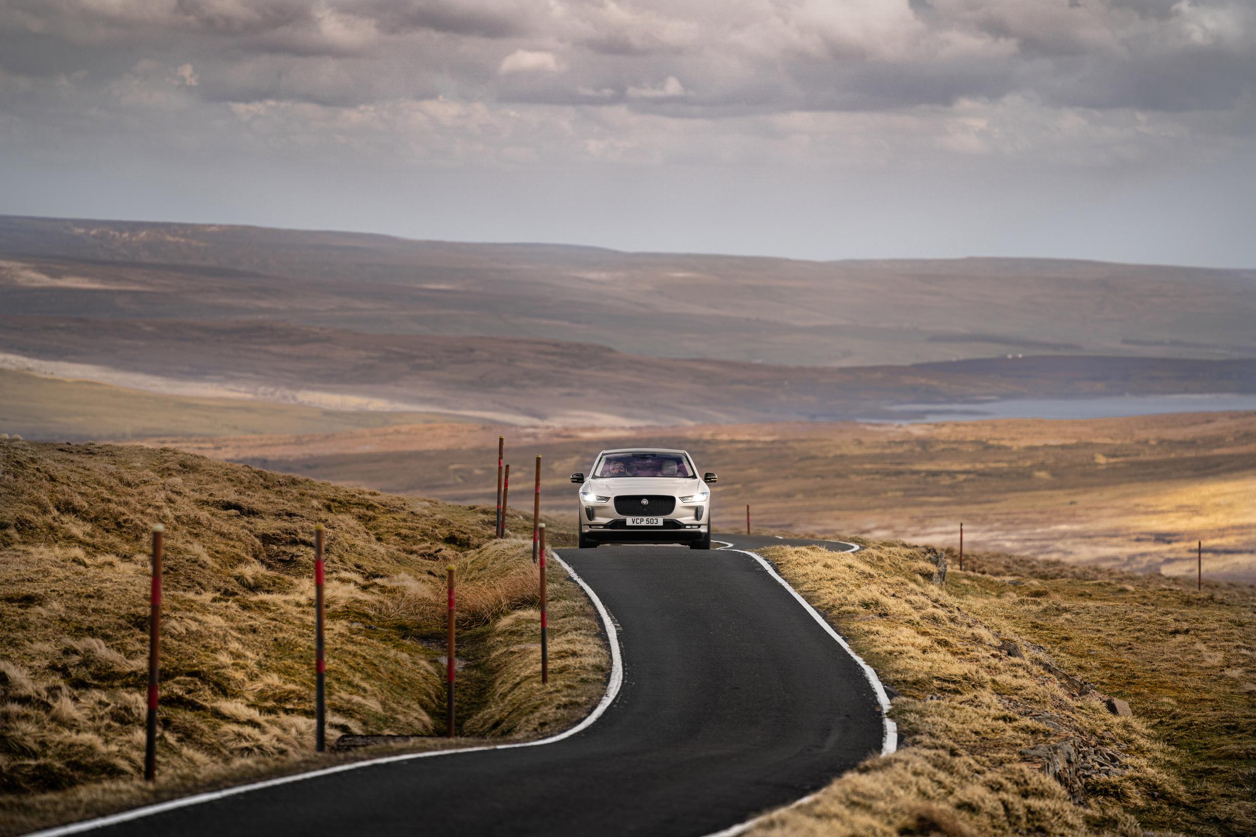 Katso komeat kuvat: Jaguar I-PACE suoritti Everesting-haasteen yhdellä latauksella