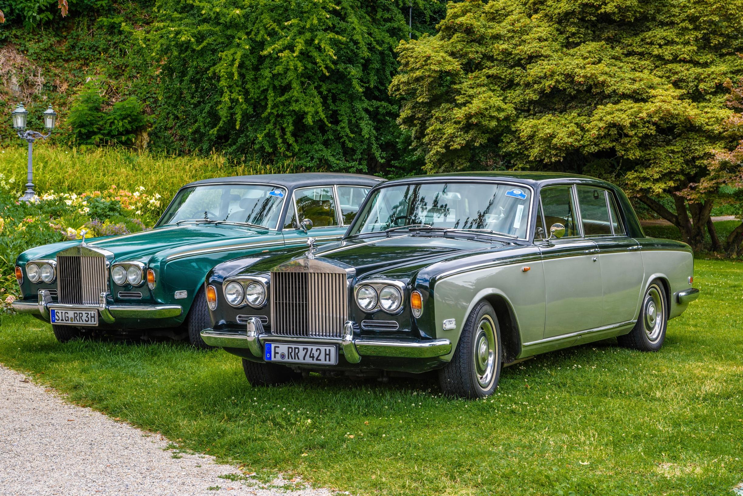 Rolls-Royce Silver Shadow. Jos haluaa kesäpäiväänsä rappiotunnelmaa 1960-luvun Britanniasta, niin tämä Rolleri voi olla juuri oikea valinta.