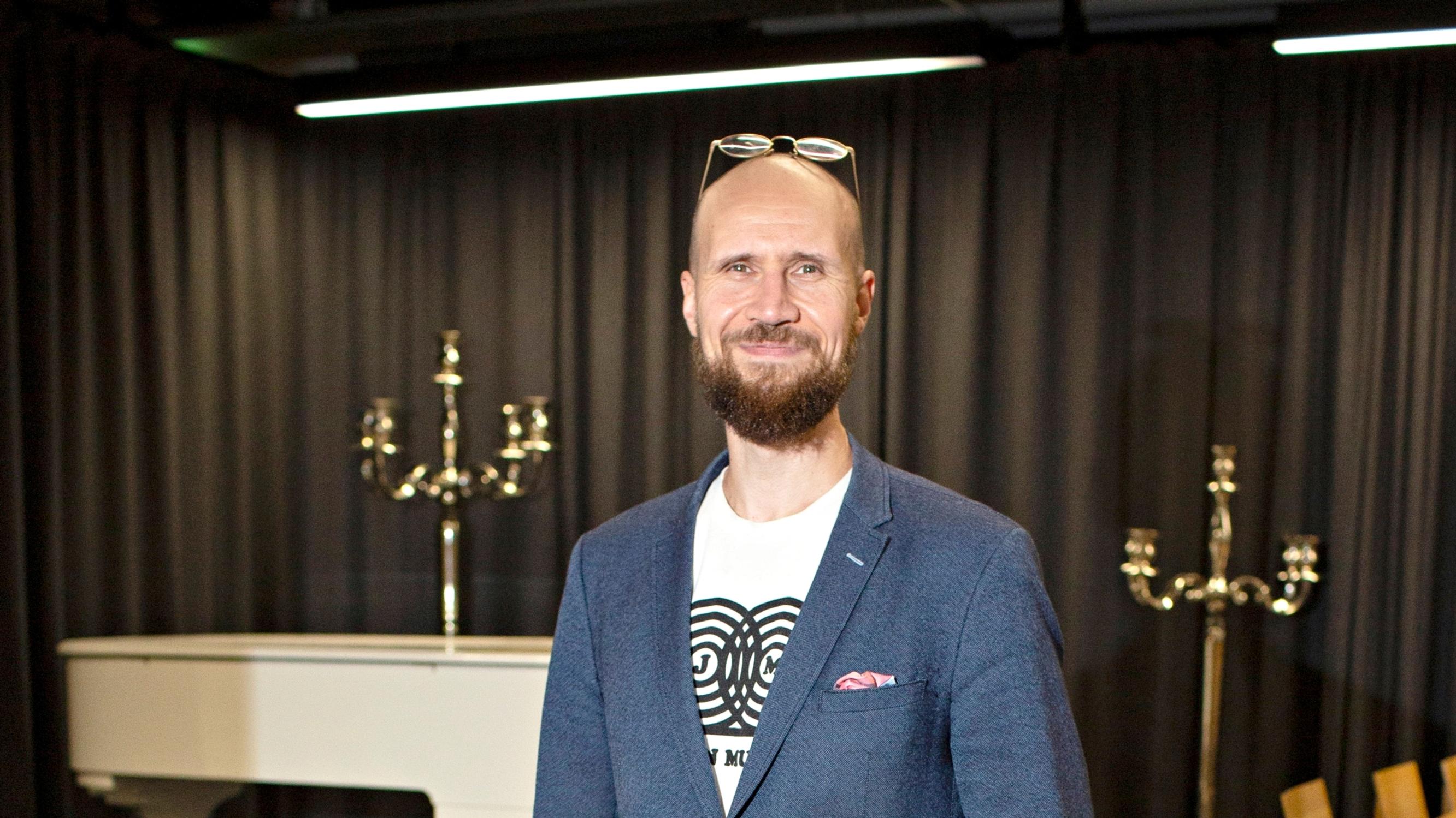Julkkikset kertovat: näin hintojen nousu vaikuttaa arkeen – "Enemmän makaronilaatikkoa ja vähemmän kahvia"