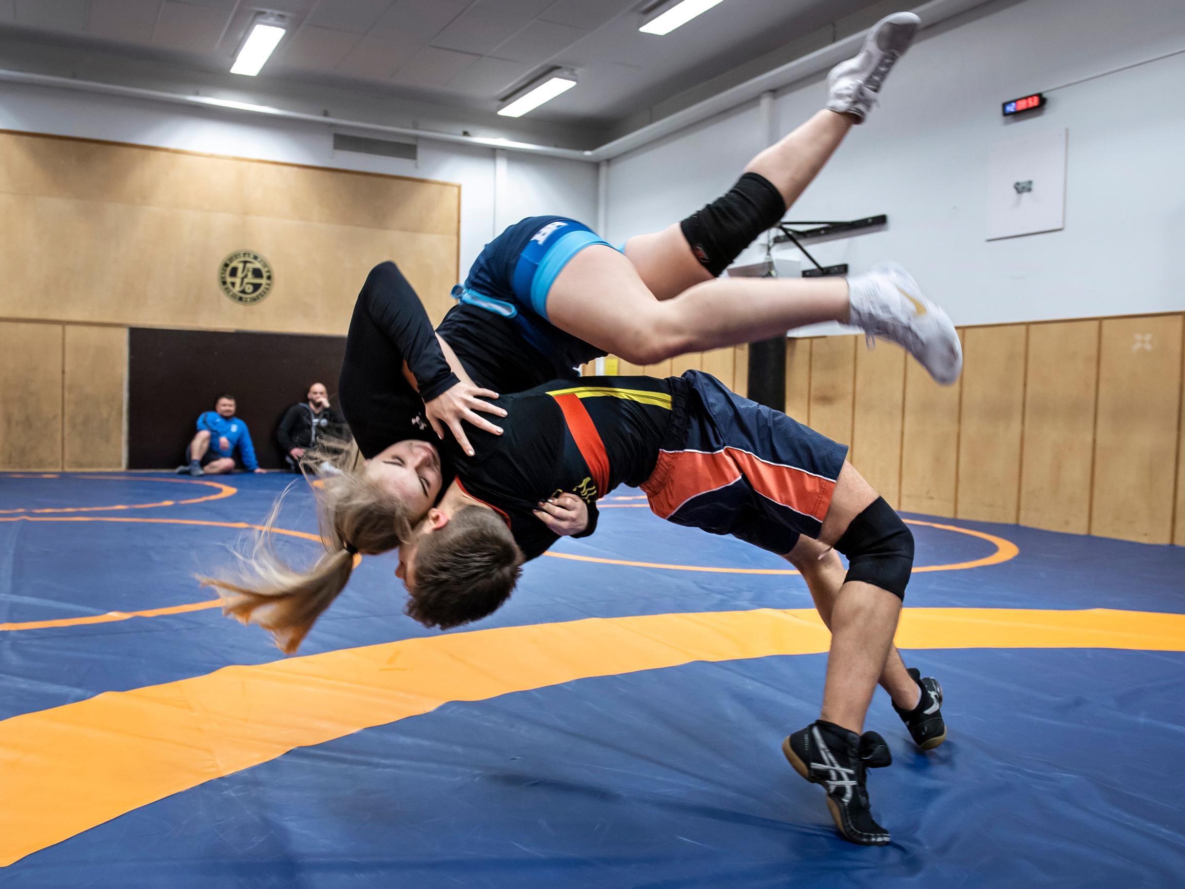 Kuihtuva laji pitää pintansa Ylivieskassa – ”En ole missään muussa urheilulajissa itse kokenut sitä tunnetta”