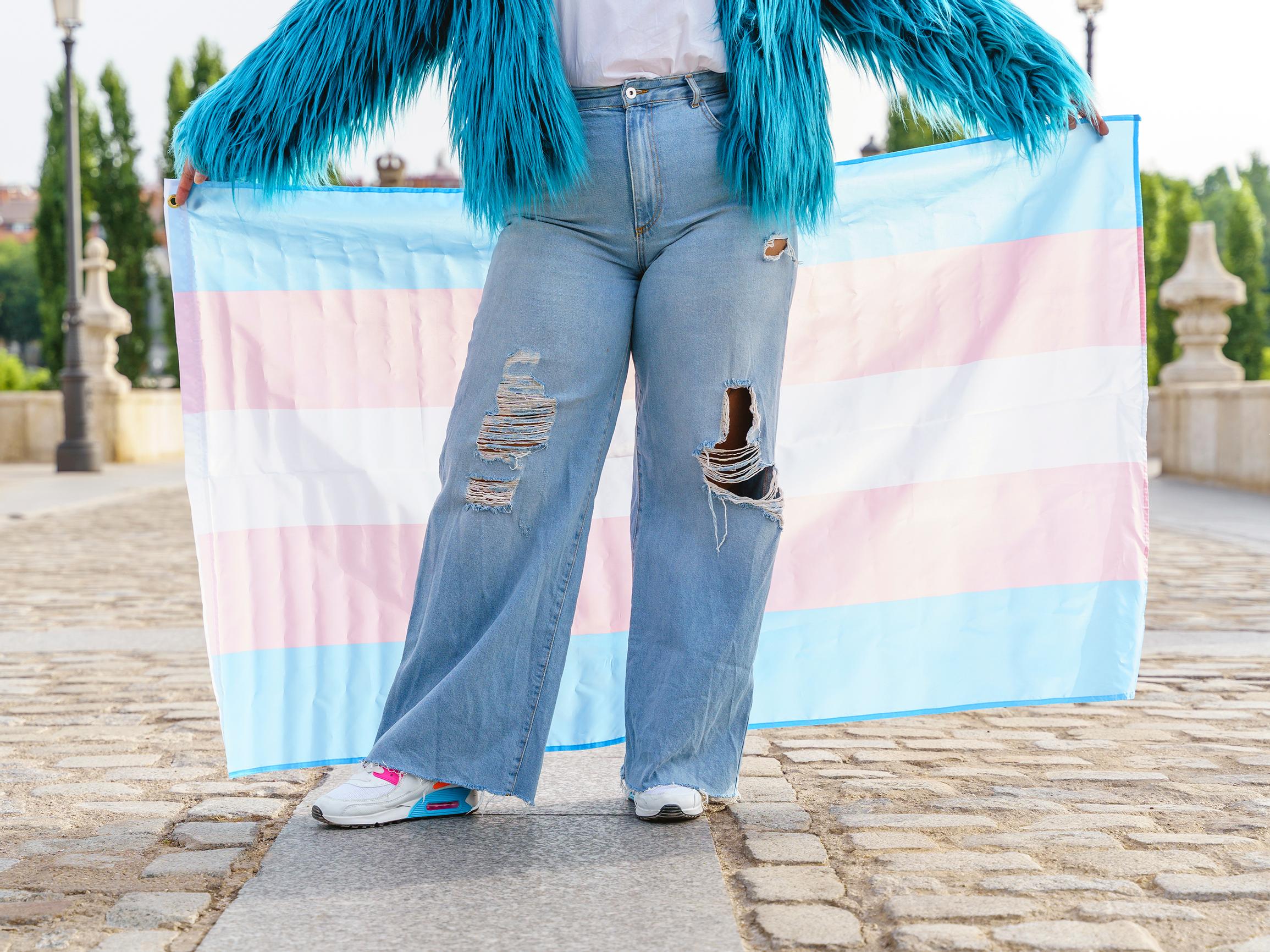 Lasten pitäisi saada itse päättää sukupuolen korjaamisesta, sanoo Pulitzerilla palkittu transnainen