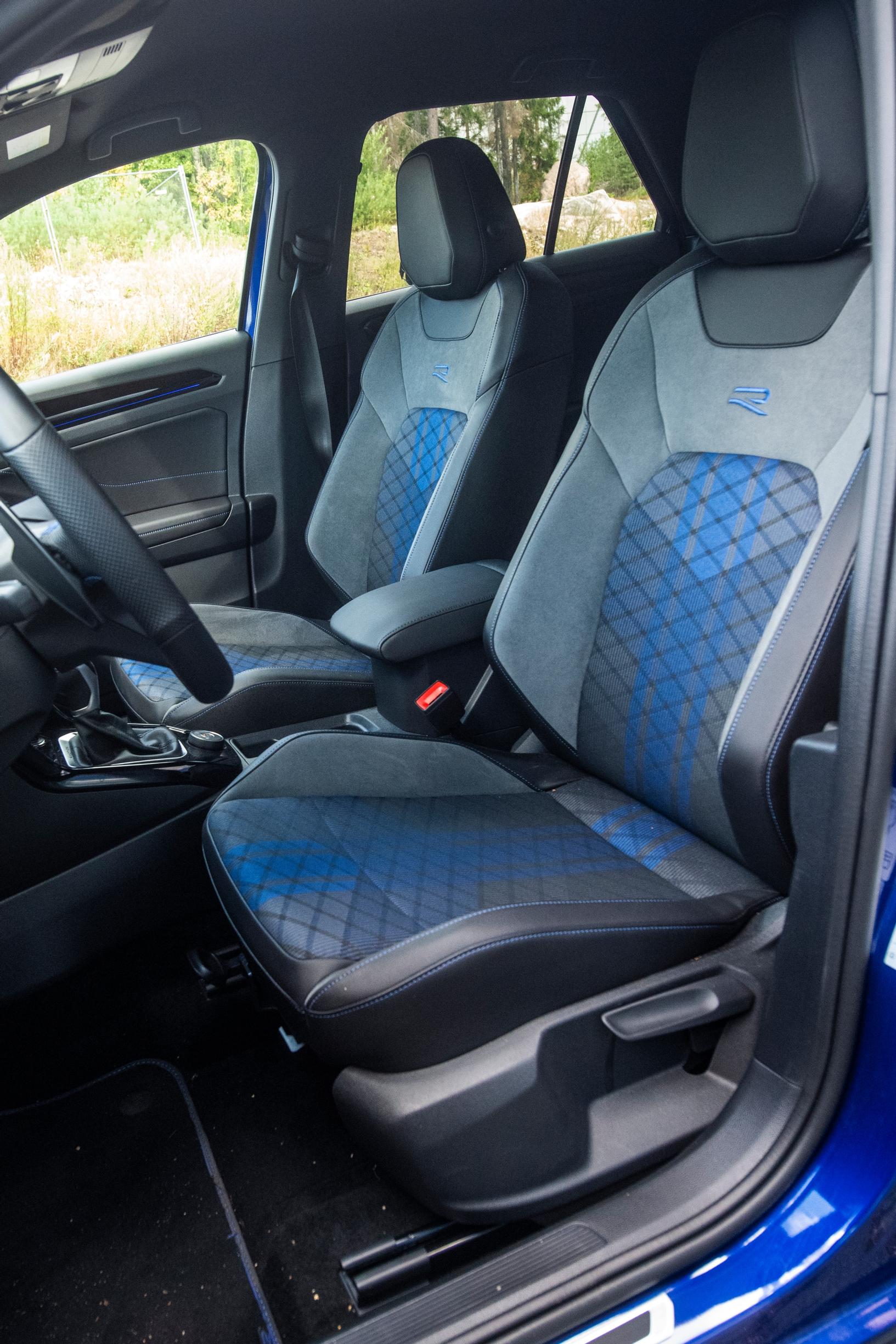 Volkswagen T-Roc R 2,0 TSI 221 kW 4MOTION DSG etuistuimet