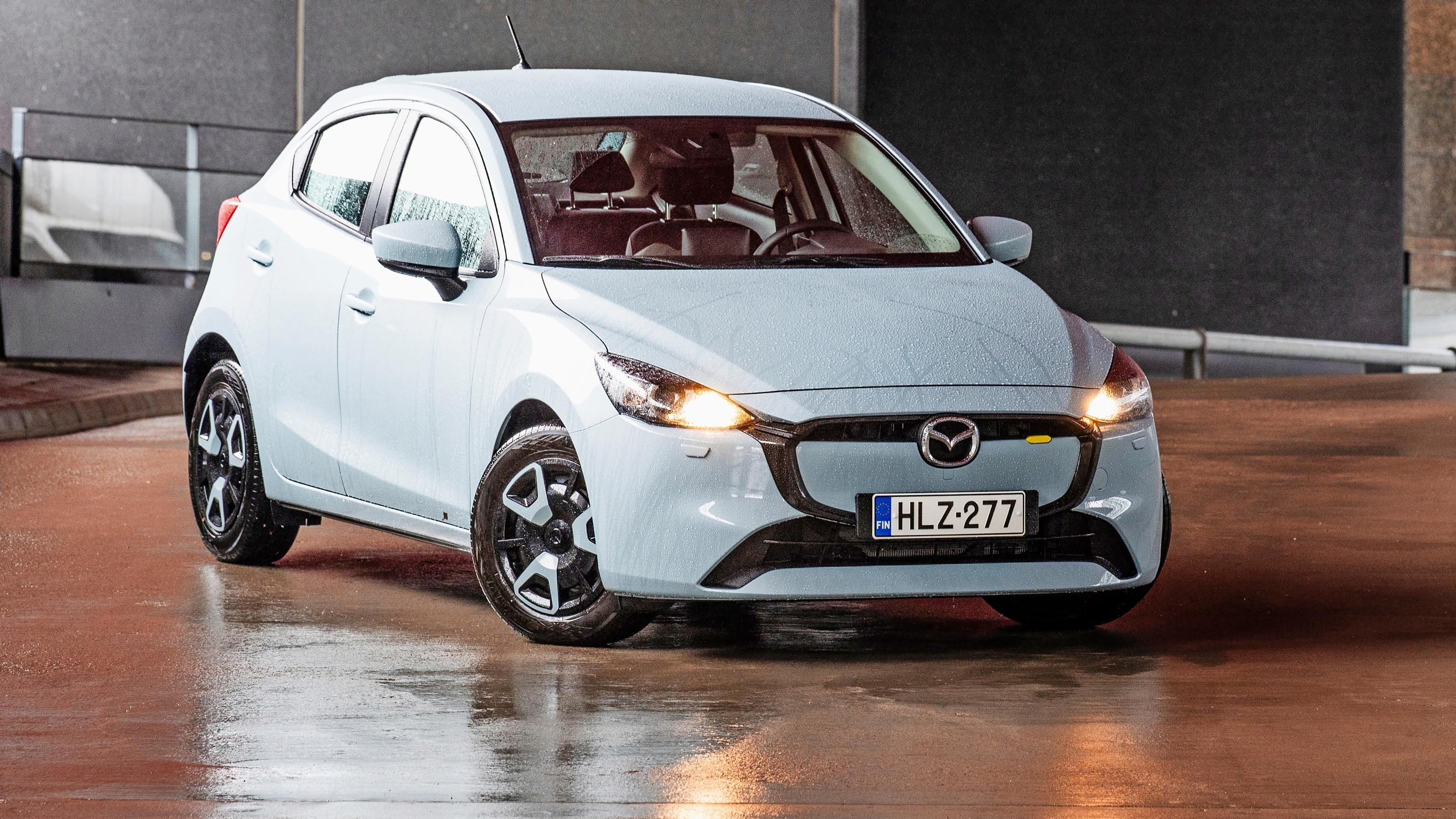 Mazda 2 – Taloudellinen, kaunis ja hyvin aikaa kestänyt pikkuauto kaupunkilaiselle – Lisää tehoa tähän saa rahalla