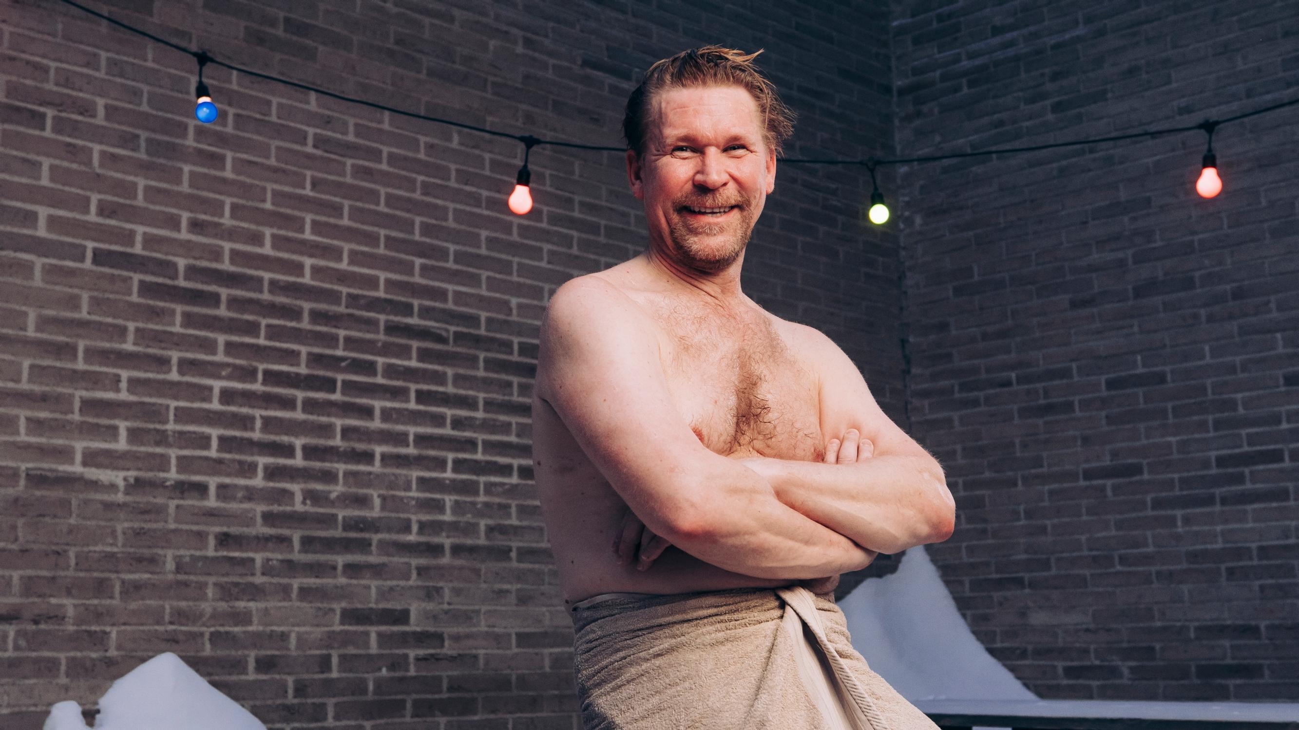 Seksisymboliksi kehuttu näyttelijä Matti Ristinen katsoo kehoaan: ”Kropan periksi antaminen on vääjäämätöntä”