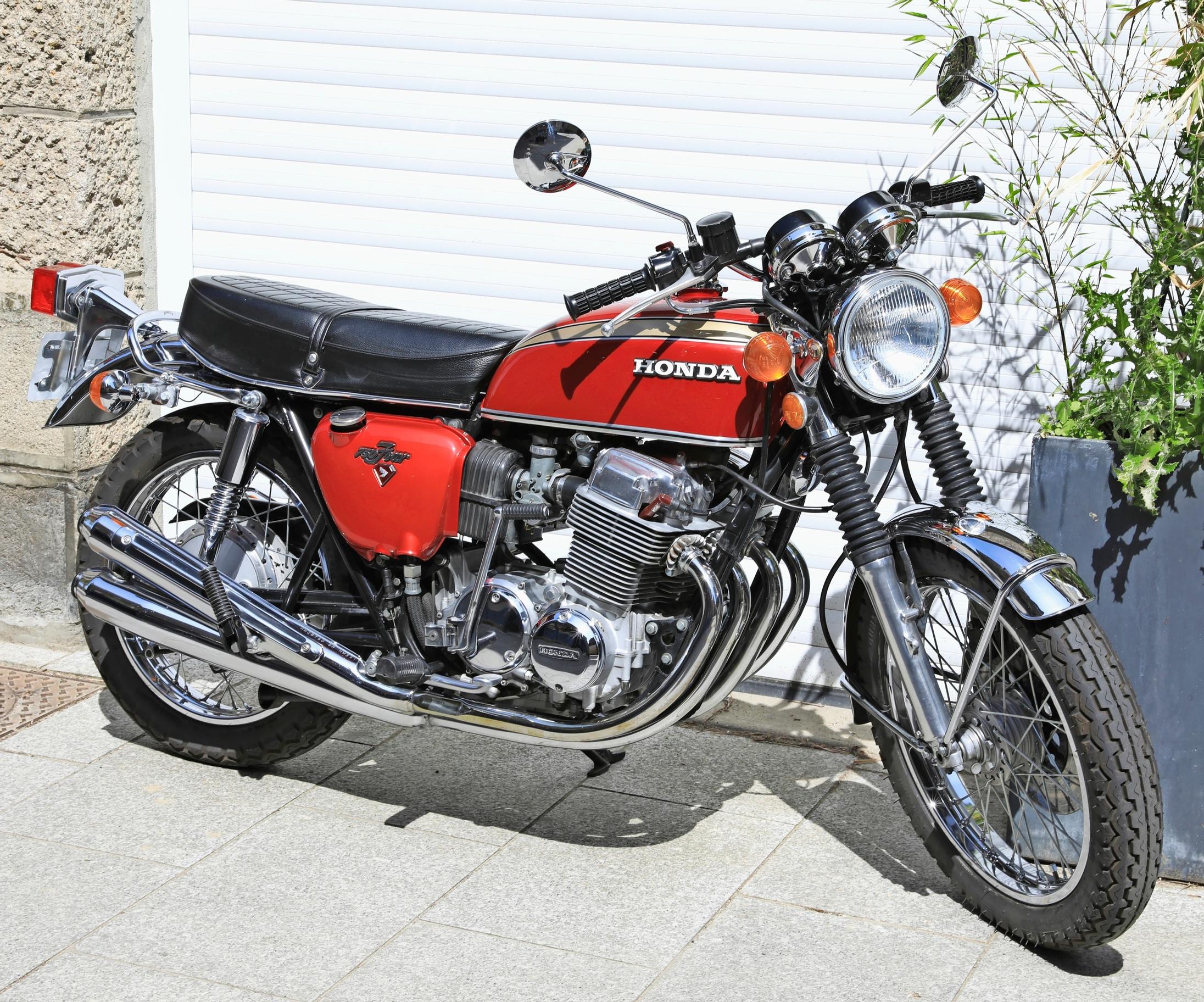 Moottoripyörät olivat Hondan toiminnan keskiössä ennen kuin yhtiö laajeni autopuolelle. Tässä legendaarinen Honda CB750.