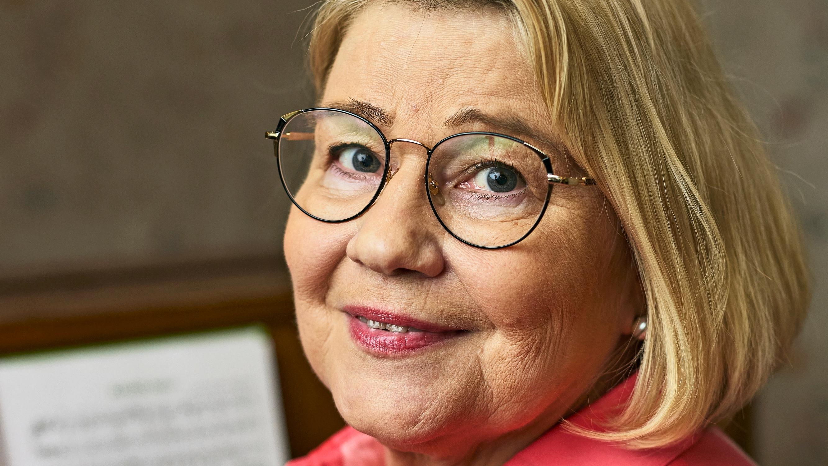Kun Hanna Viitasen reuma oli pahimmillaan, hän ei pystynyt kävelemään tai syömään kunnolla – ”Yritän löytää vastoinkäymisistä hyvän puolen”