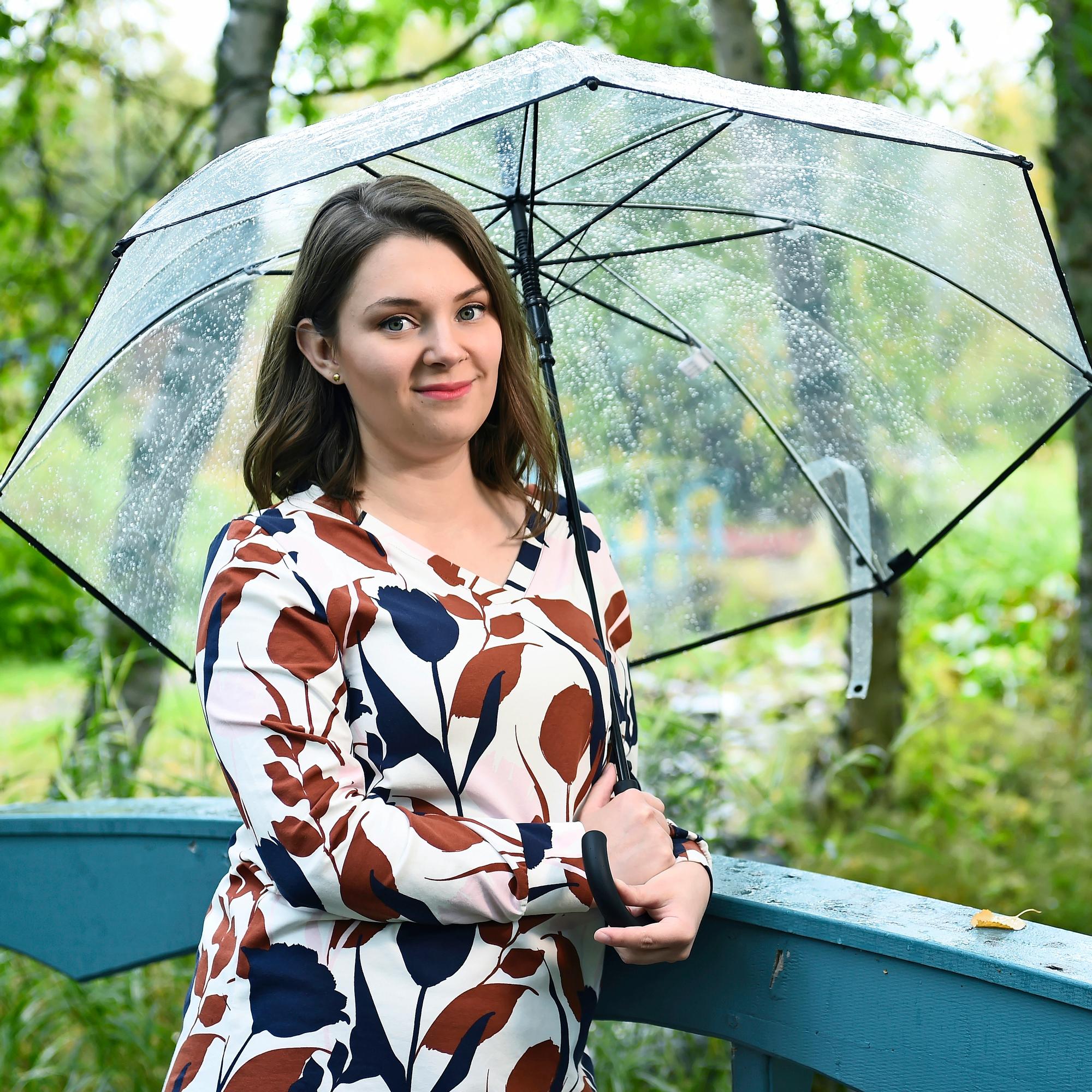 Sairaanhoitaja Veera Heikkinen: "Hoitoalan työympäristö ei tue aivoterveyttä – työtä tehdään keskeytyksestä toiseen”