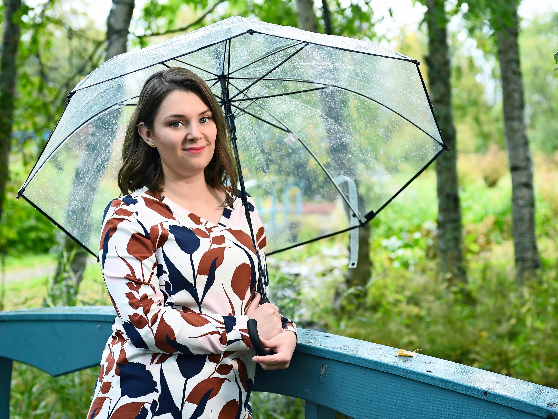 Sairaanhoitaja Veera Heikkinen: "Hoitoalan työympäristö ei tue aivoterveyttä – työtä tehdään keskeytyksestä toiseen”