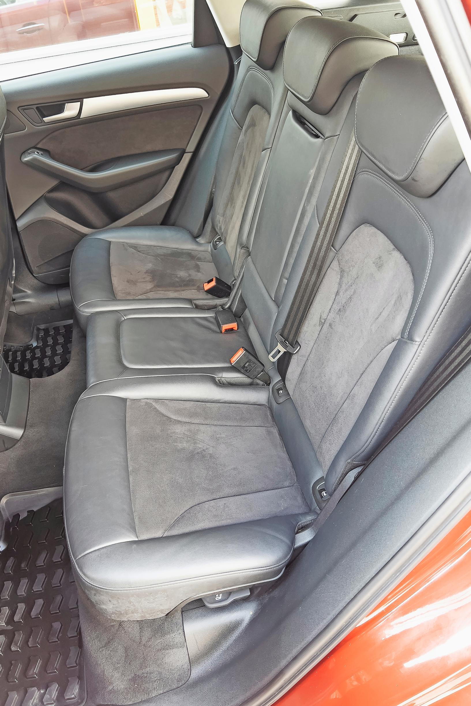 Audi Q5 :n takaistuin on riittävän tilava.