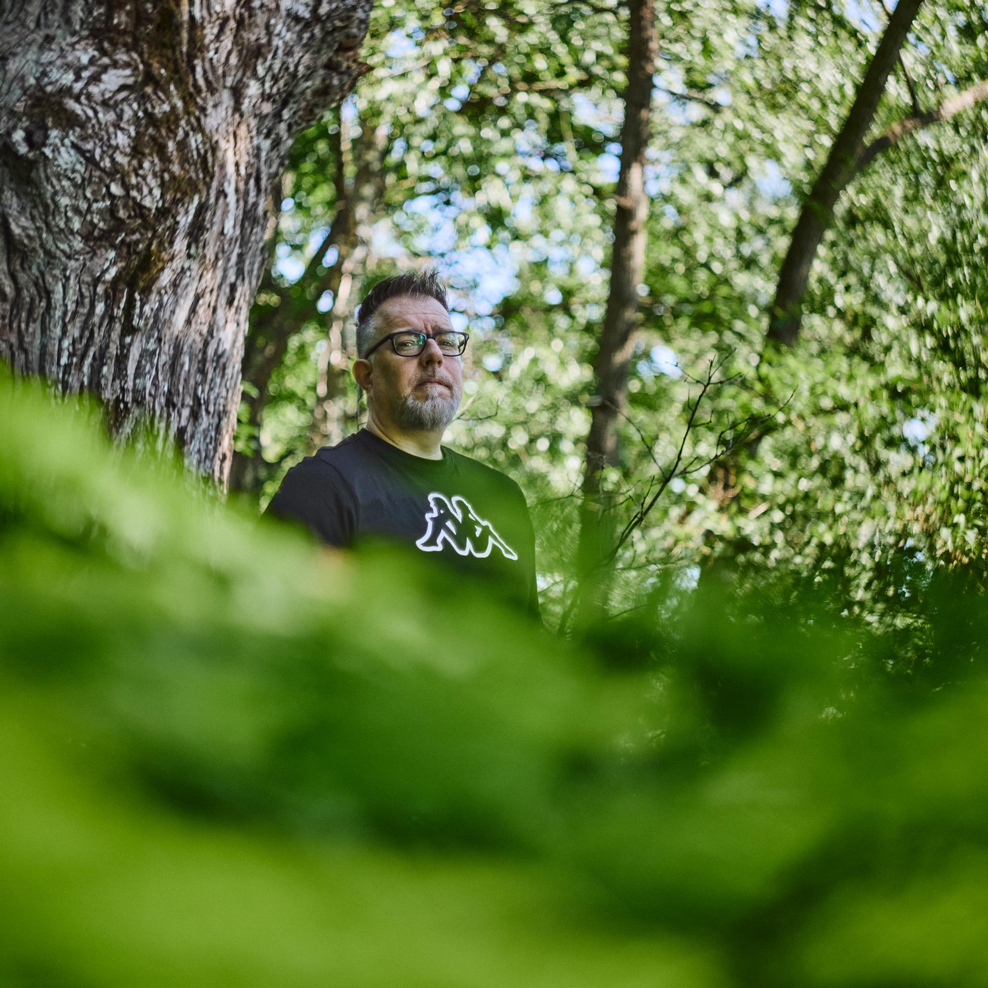 Rankka lapsuus ajoi Tino Lintusen aikuisena häpeän ja masennuksen kierteeseen – Sitten hän aloitti SSRI-lääkityksen