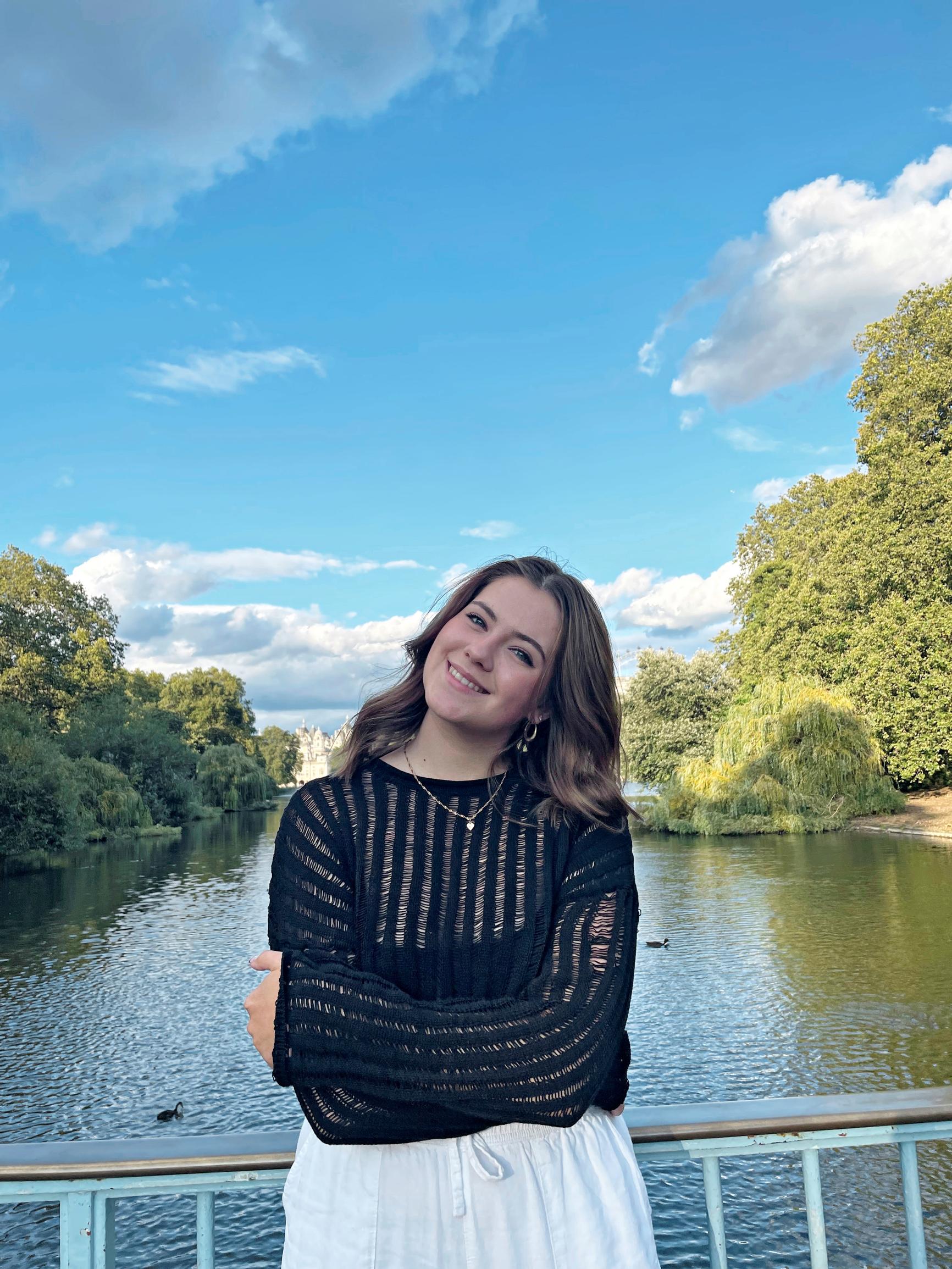 Salkkarit-tähti Emma Nopanen kärsii ruumiinkuvan häiriöstä: ”Omasta mielestäni en näytä yhtään kivalta enkä saa tätä ajatusta pois päästäni”