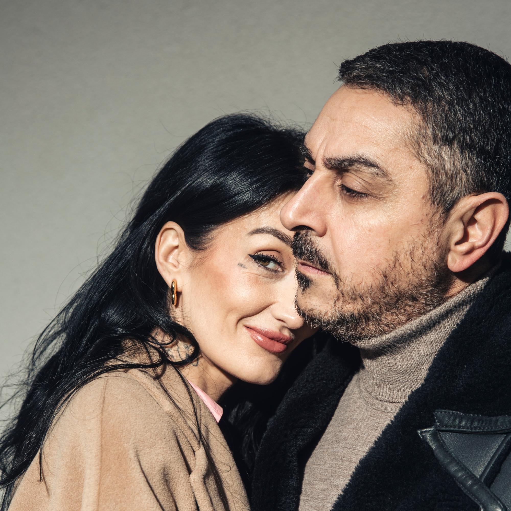 Kun Arman Alizad oli masentunut, puoliso Senay Coco ei tiennyt mitä tehdä: ”Sitten ymmärsin, että läsnäoloni riittää”