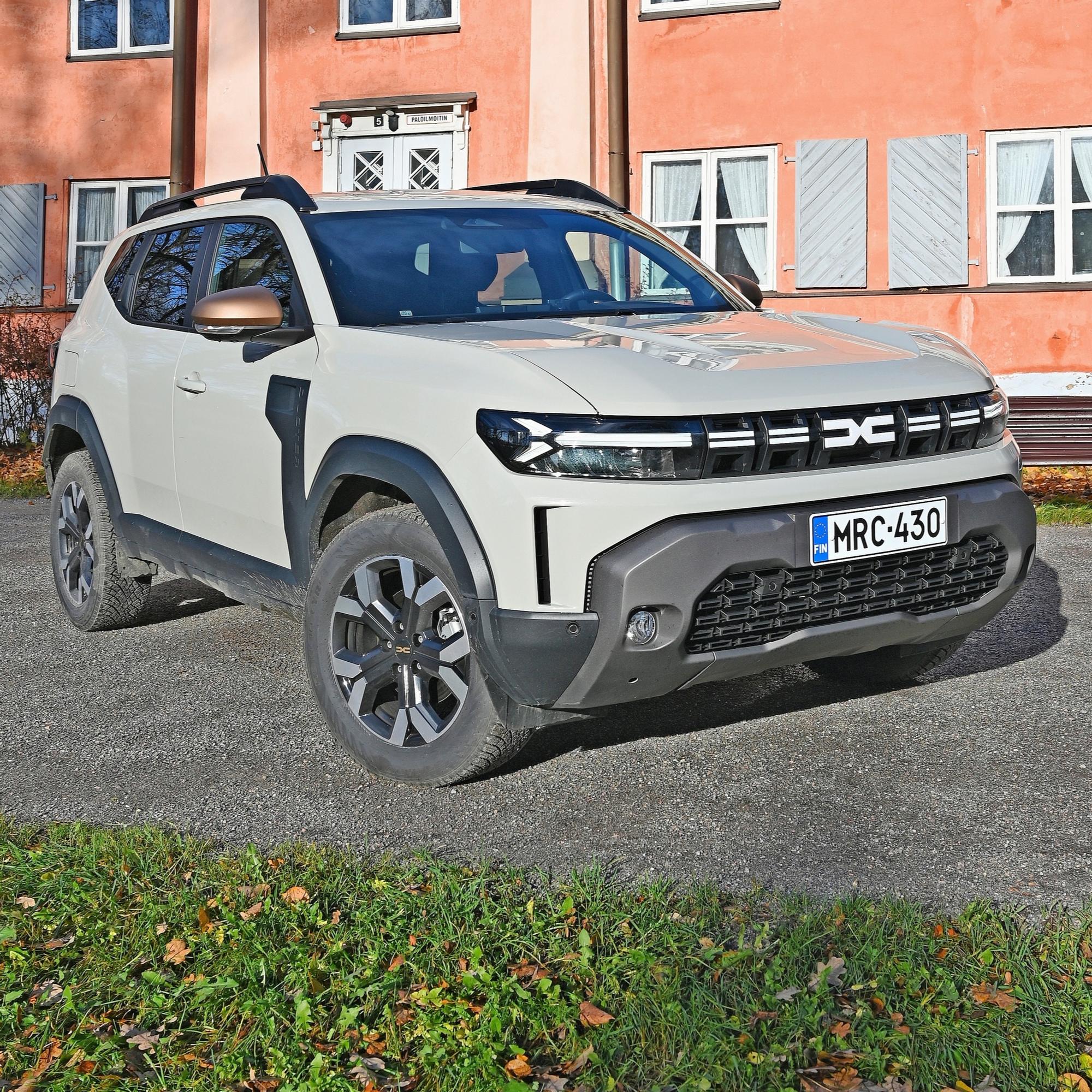Uusi Dacia Duster on hyvä joka paikan höylä seikkailuhenkisyyttä ja taloudellisuutta arvostavalle pienelle perheelle