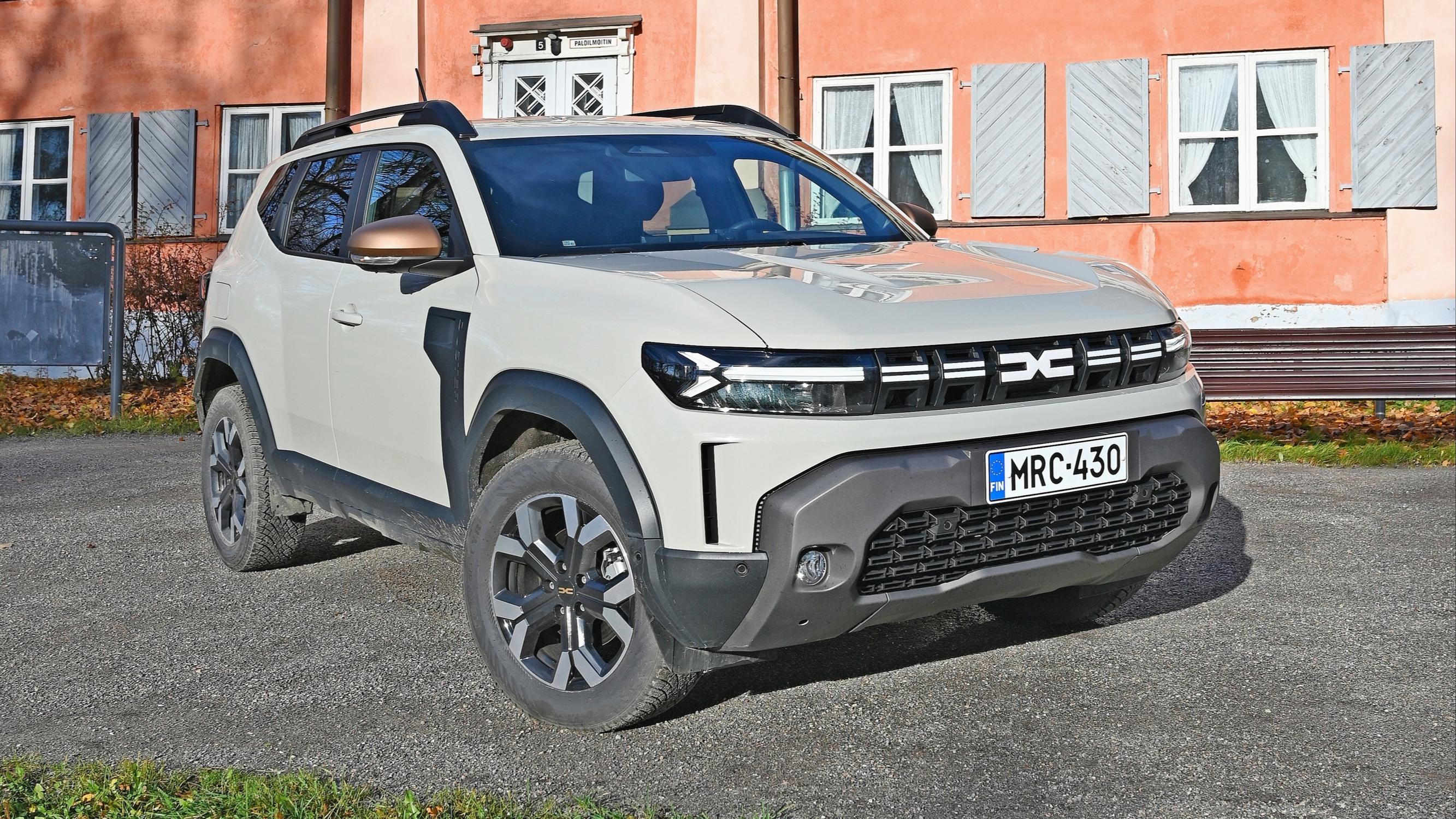 Uusi Dacia Duster on hyvä joka paikan höylä seikkailuhenkisyyttä ja taloudellisuutta arvostavalle pienelle perheelle
