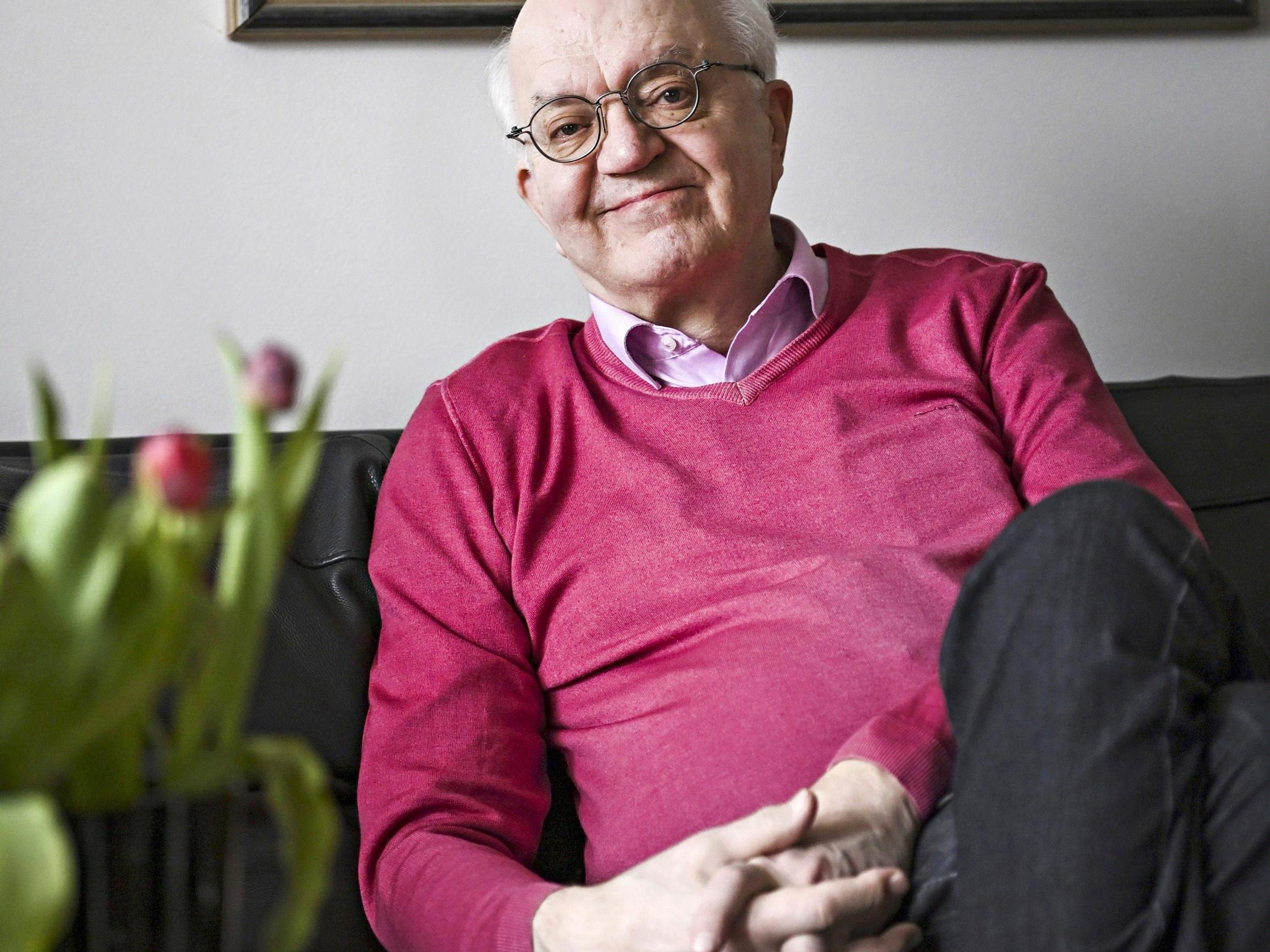 Lastenpsykiatri Jari Sinkkonen katuu, että saarnasi lentokoneessa pojalleen – ”Mikä idiootti olinkaan”