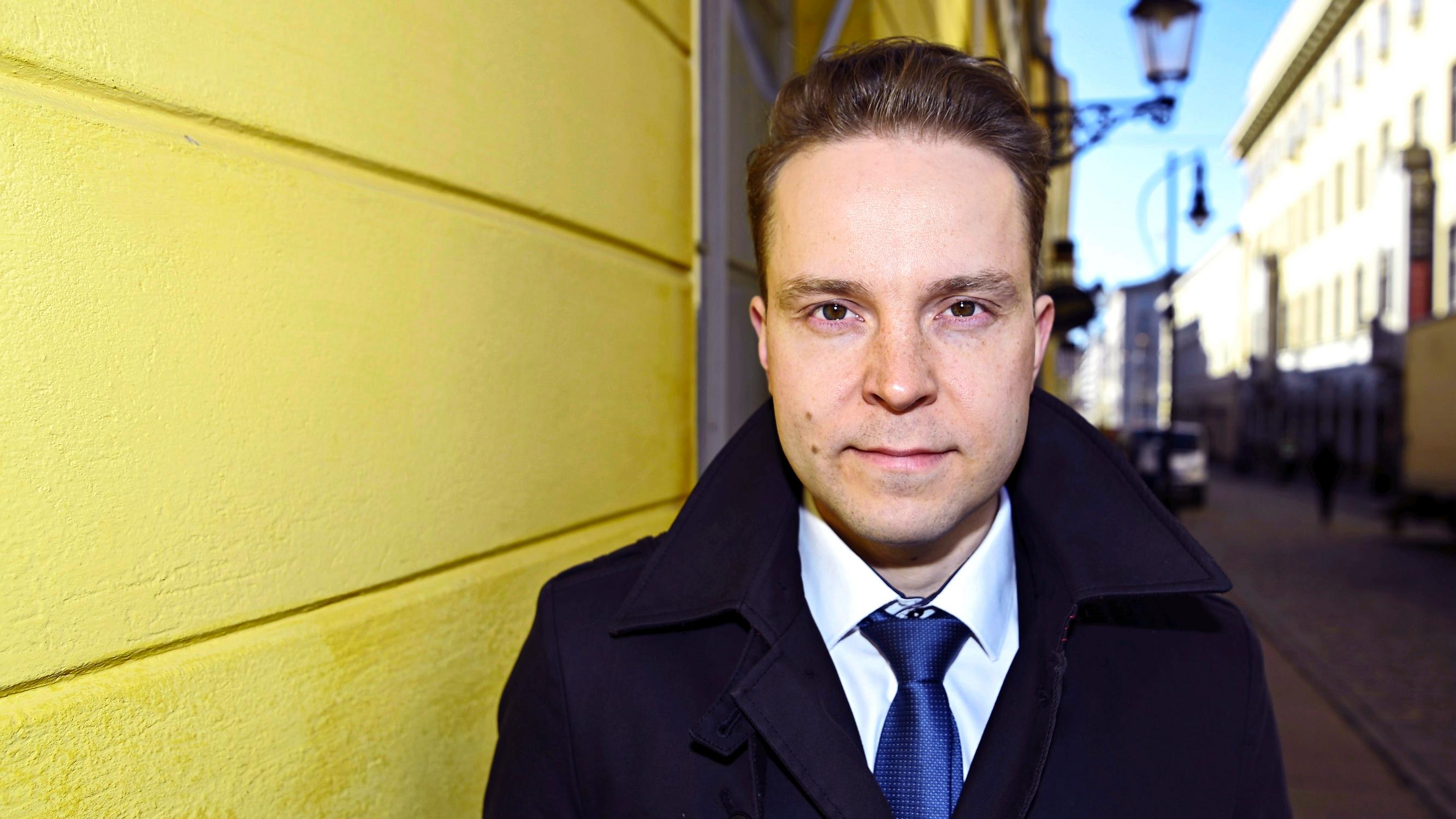 Tiede- ja kulttuuriministeri Petri Honkonen haluaa lisää euroja lapsille – Macronille humoristiset onnittelut vaalivoitosta: ”Minusta se on sallittua ministerillekin”
