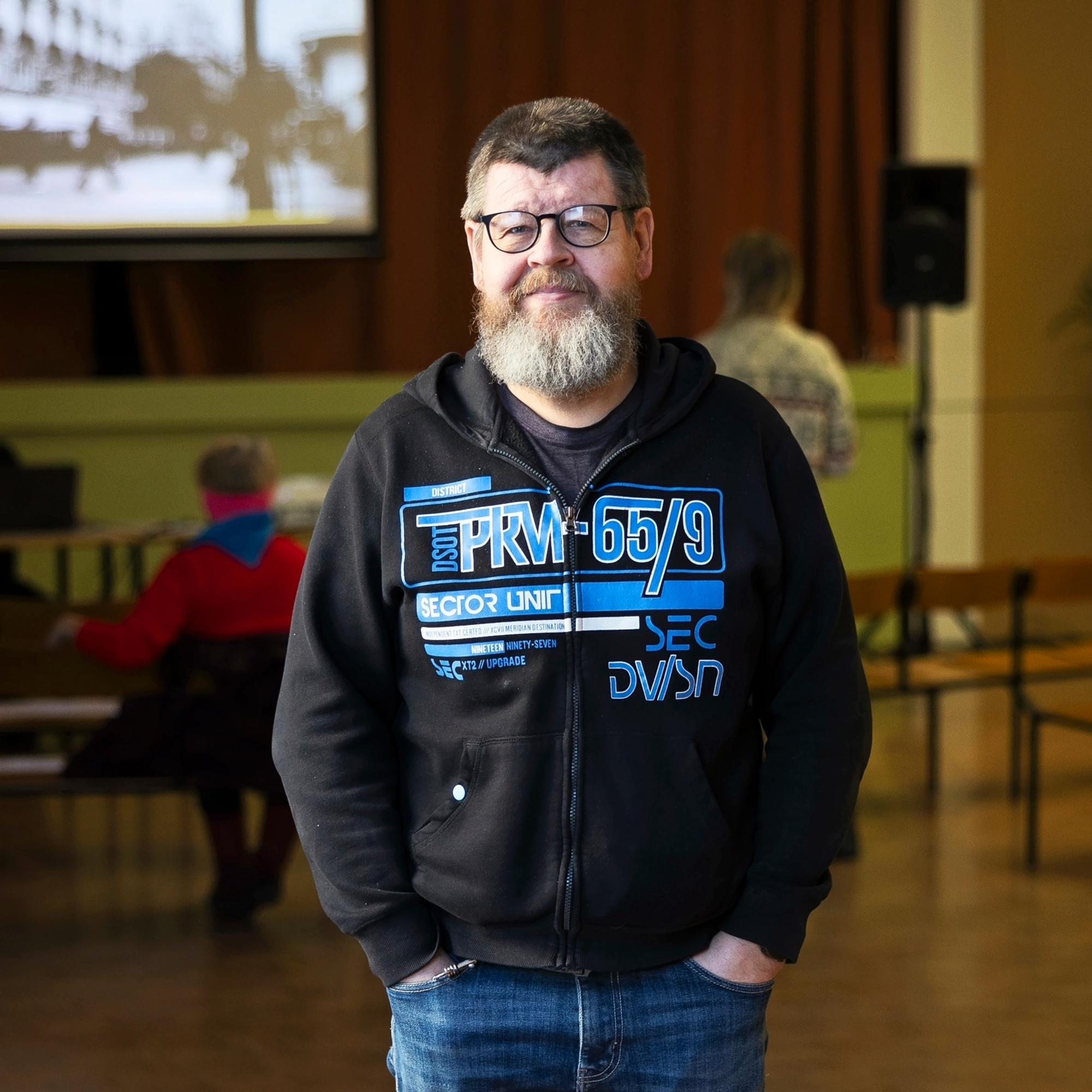 Odottamaton kohtaaminen teki masennusta sairastavasta Raimo Tillistä suurperheellisen – ”Kaksi sokeaa rampaa tapasi”