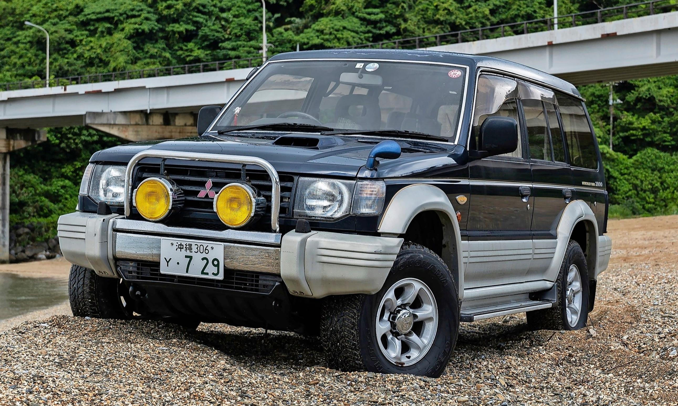 Mitsubishi Pajero kuuluu japsimaastureiden tiukimpaan A-ryhmään yhdessä Nissan Patrolin ja Toyota Land Cruiserin kanssa.