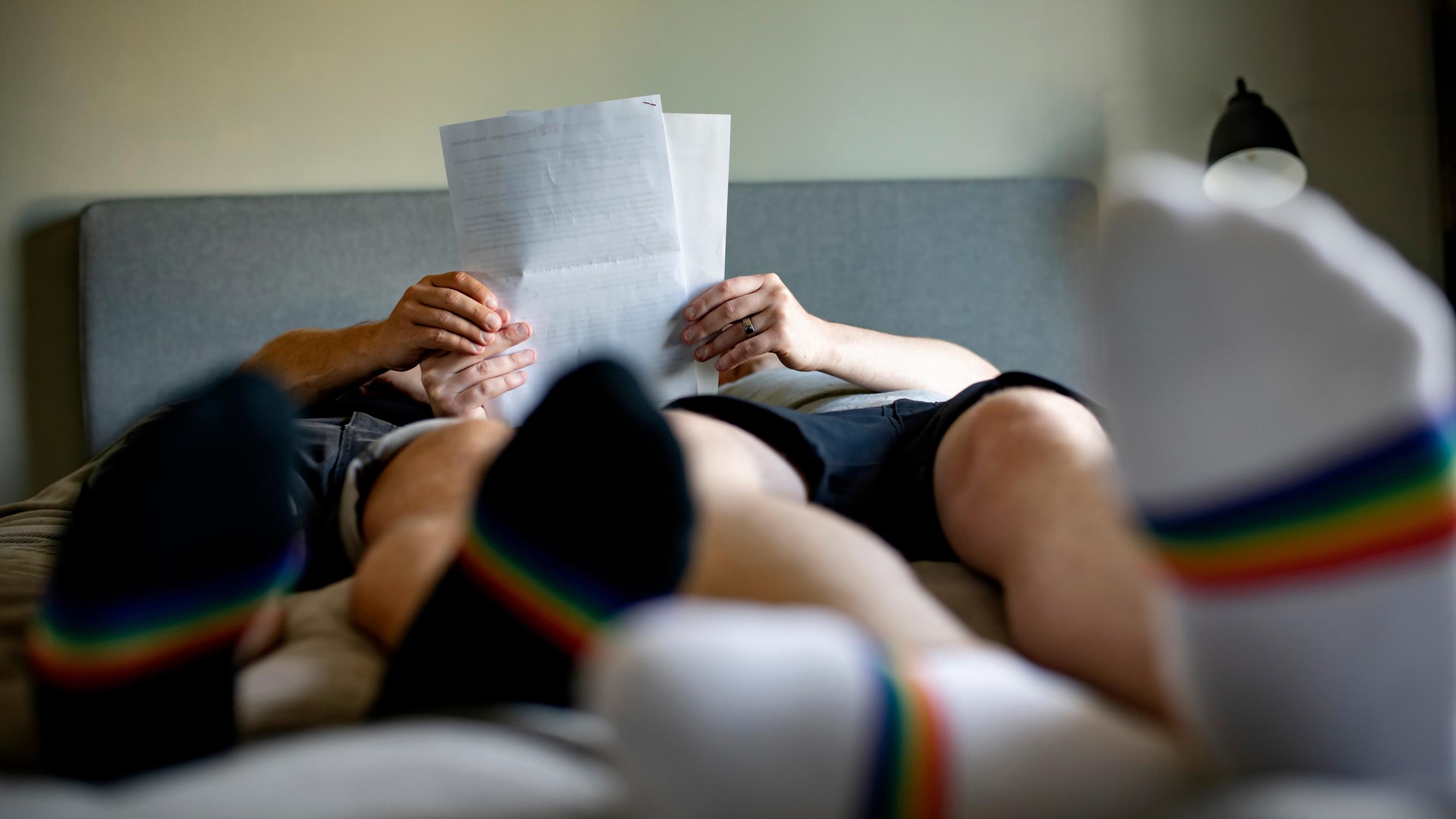 Janne ja Tommi odottavat kolmatta vuotta – Suomessa on tähän mennessä vain yksi miespari saanut lapsen adoptioprosessissa