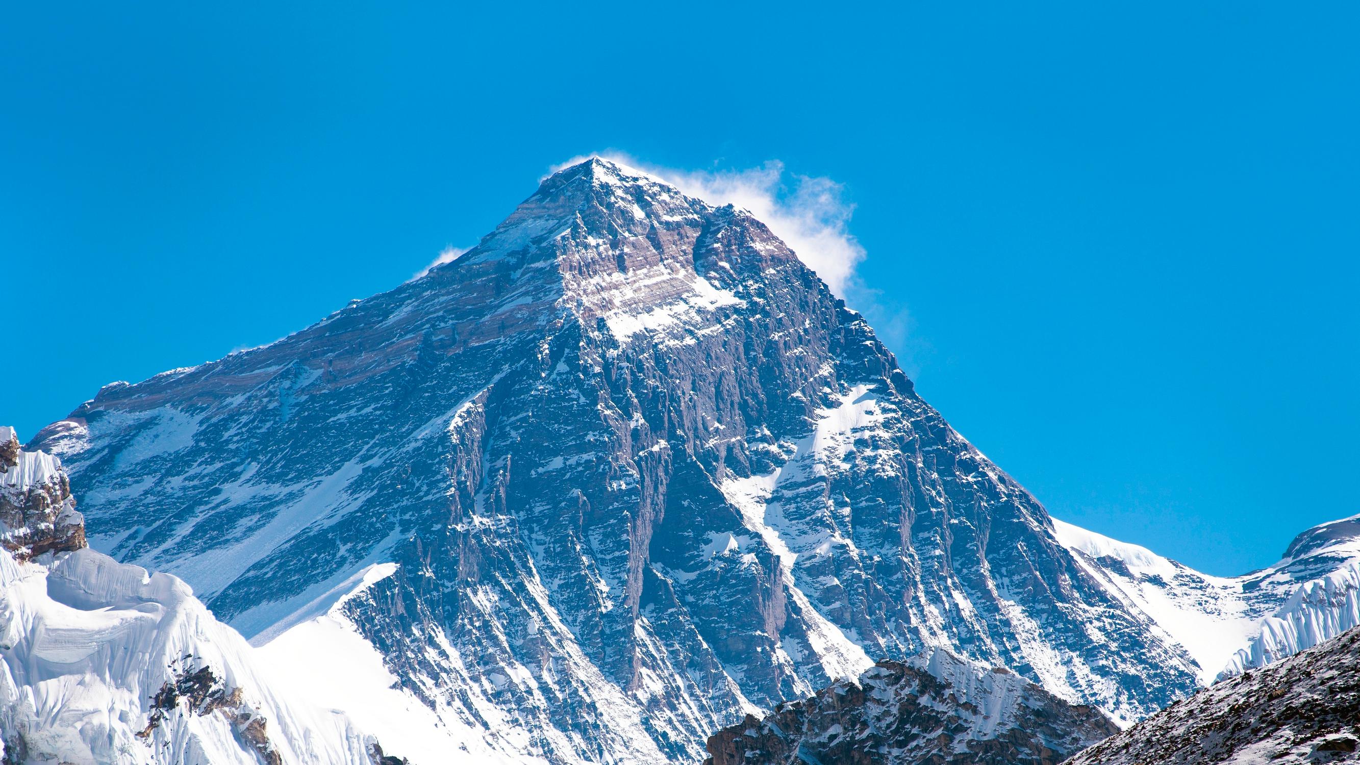 Mount Everest kasvoi korkeutta lähes metrin – Taustalla kiemurainen yhteistyö Kiinan ja Nepalin välillä