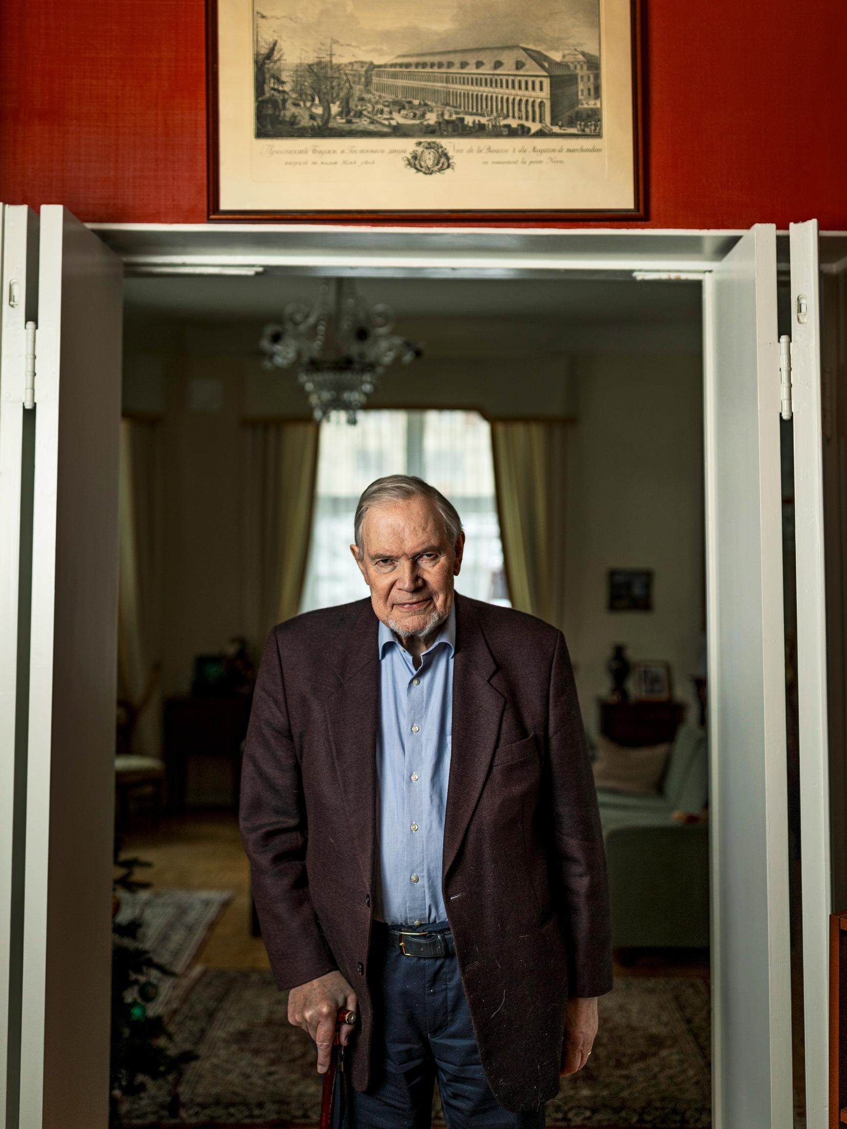 Paavo Lipponen pitää sosiaalista mediaa vaarallisena: ”Ja pahemmaksi menee, kun maailman vaarallisin mies Trump ja maailman suurin moukka Musk pääsevät valtaan”