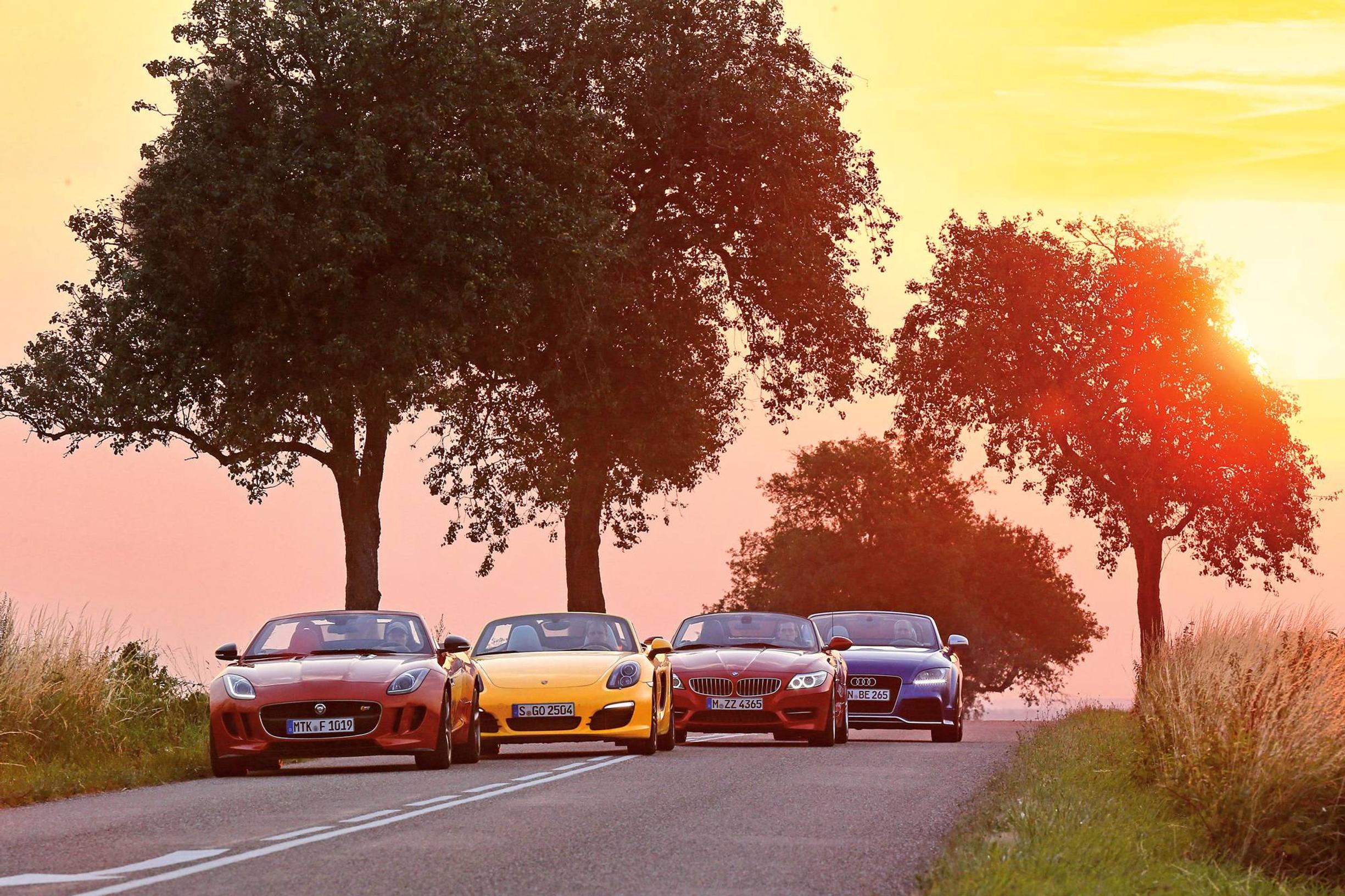 Vertailussa avosportit: Porsche Boxster, Jaguar F-Type, Audi TT RS ja BMW Z4