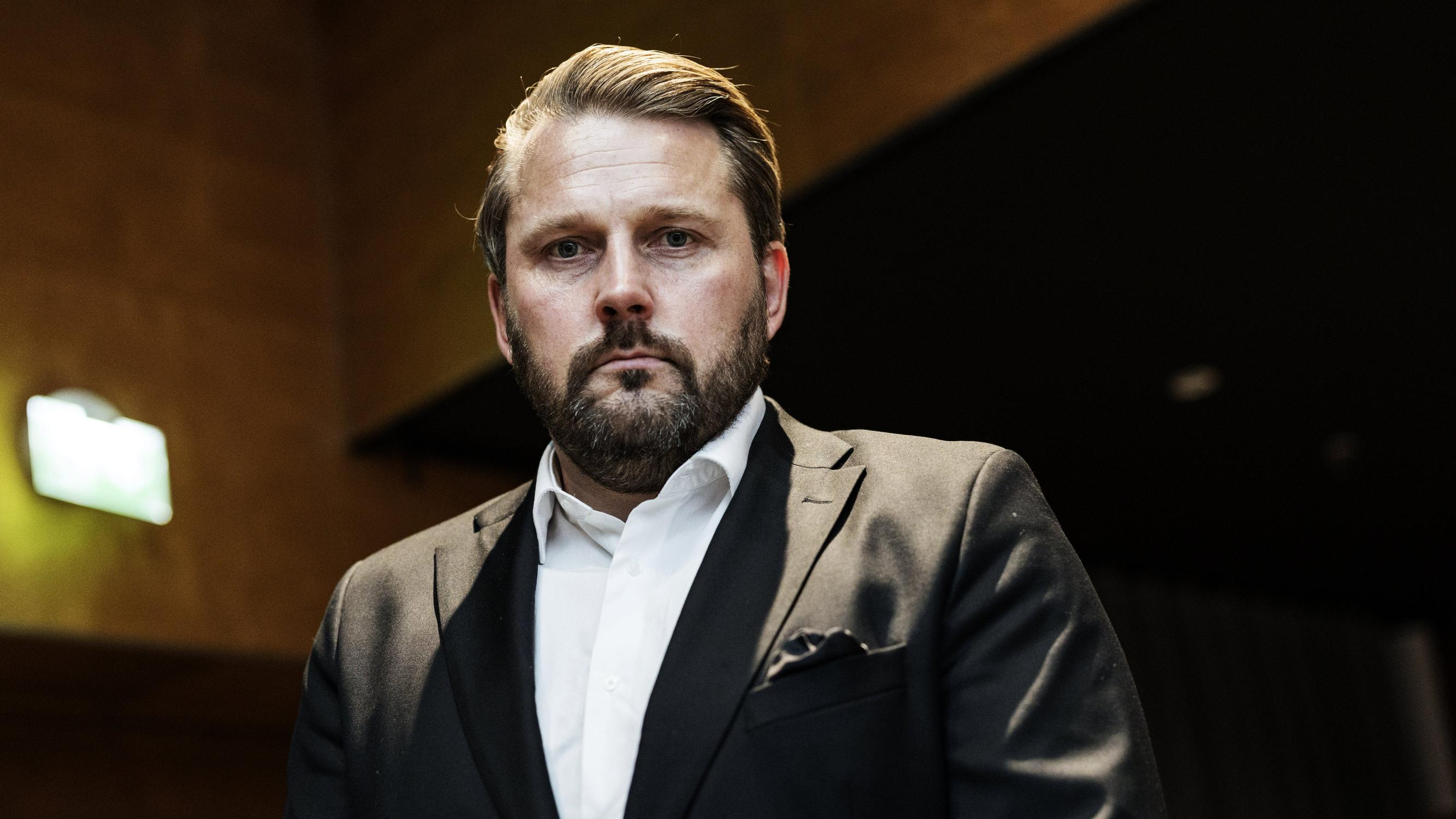 Pelkääkö Leijonien päävalmentaja Antti Pennanen peliä vai itseään? – NHL-tähtien turnauksessa kummittelee tutun farssin ainekset