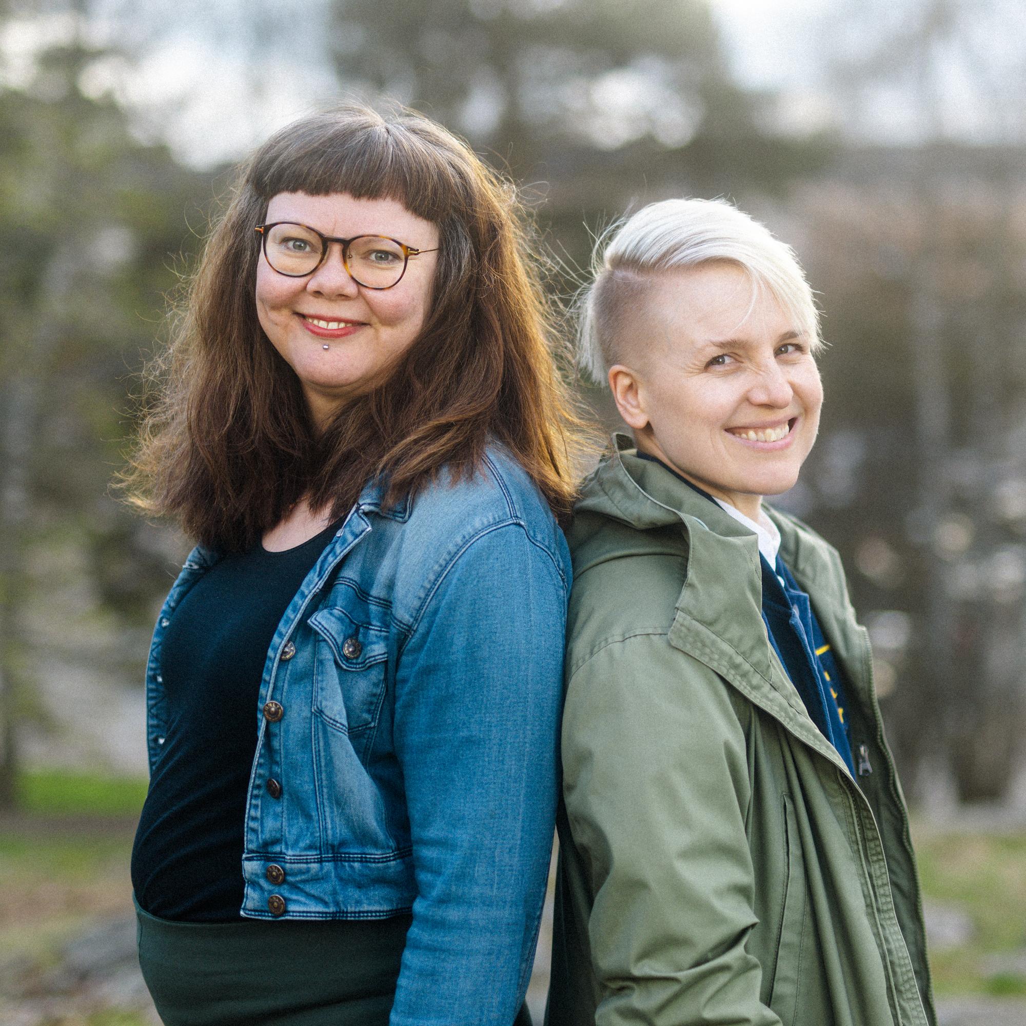 ”Ei voi ajatella, että me homot olisimme jokin muista täysin erillinen porukka” – Heidi Airaksinen ja Tiina Tuppurainen tuovat sateenkaari-ihmisten historian näkyväksi