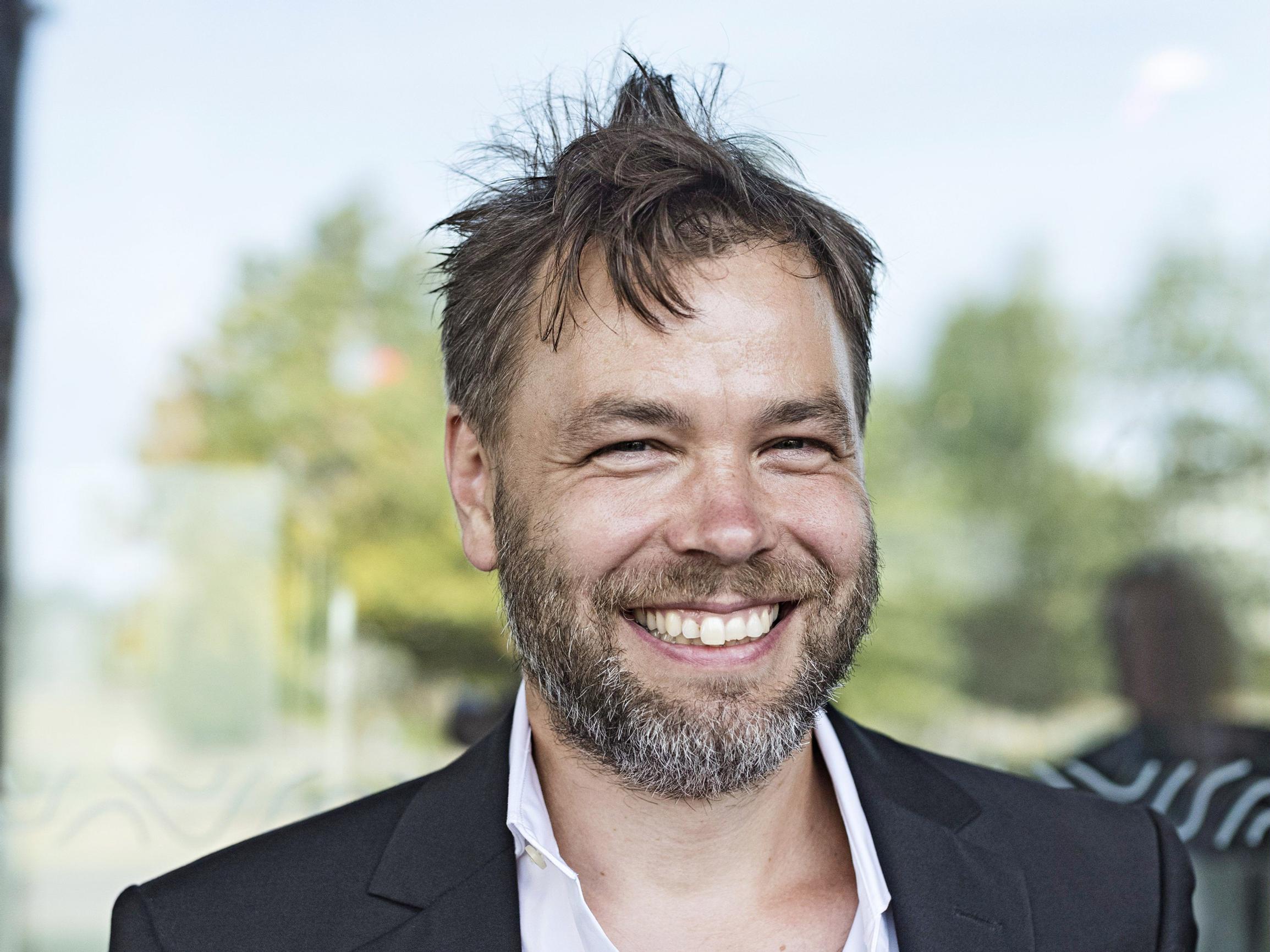 Sarjakuvataiteilija Ville Rantaa kauhistuttaa ajatus juhlista ilman alkoholia: ”Humalassa ihmiset muuttuvat mielenkiintoisiksi ja kauniiksi”