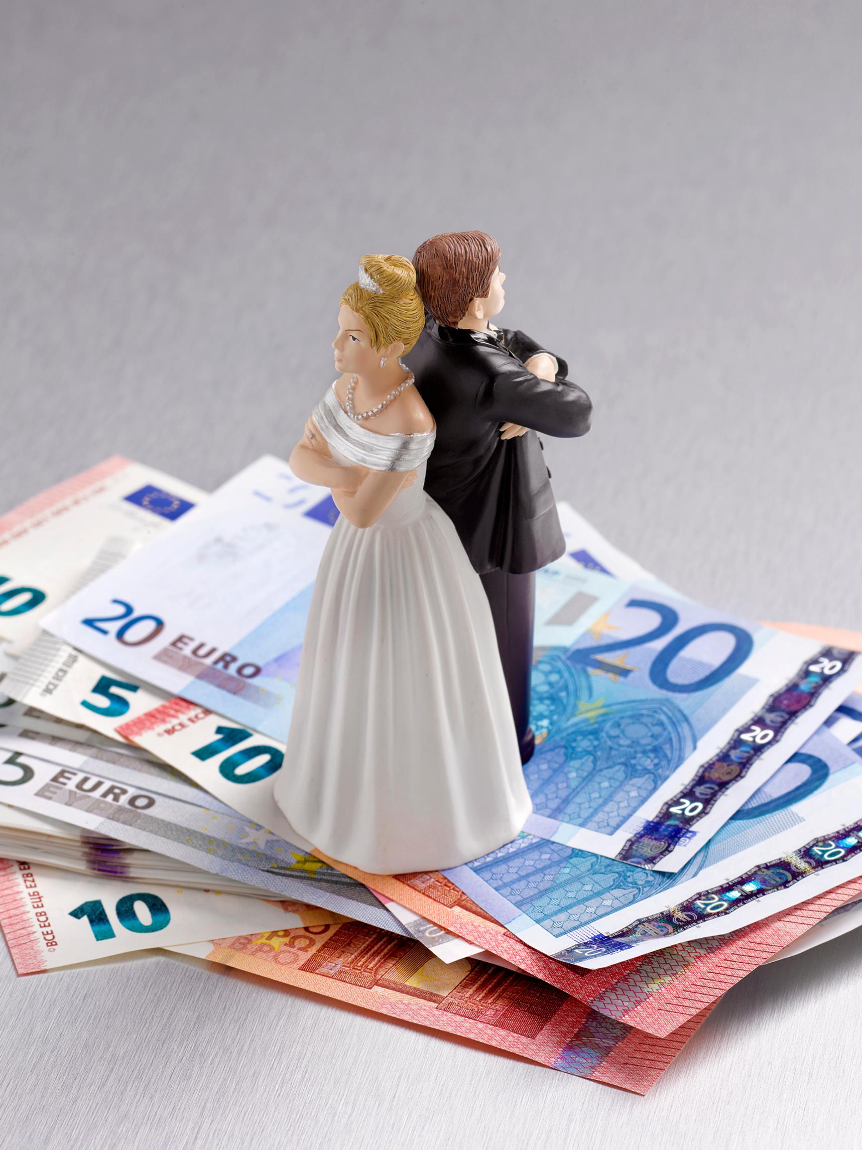 Avioeron tahallinen viivästyttäminen voi tuoda haastemiehen kimppuun – Huomioi nämä asiat, kun haet avioeroa yksin