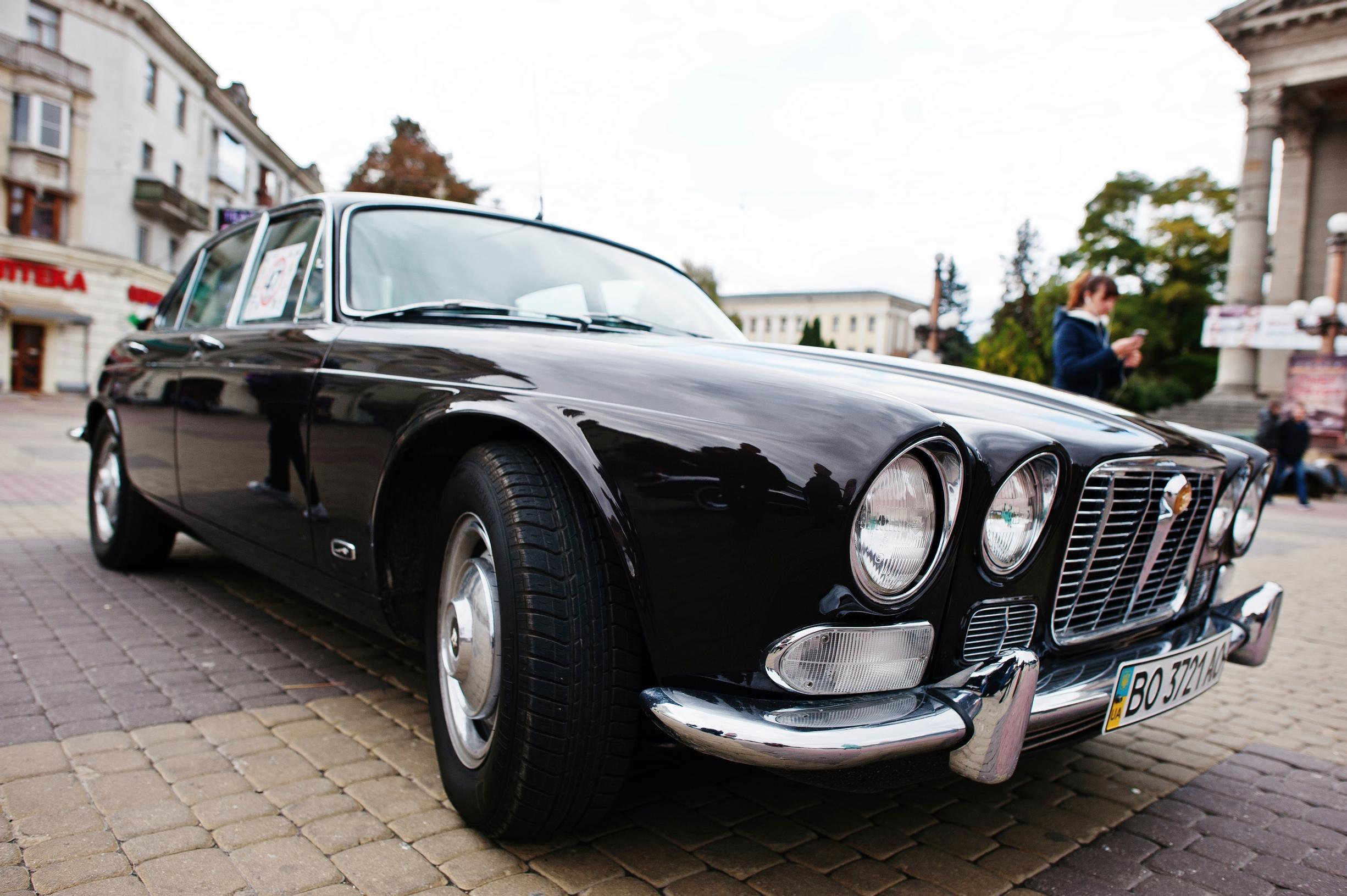 Jaguar XJ