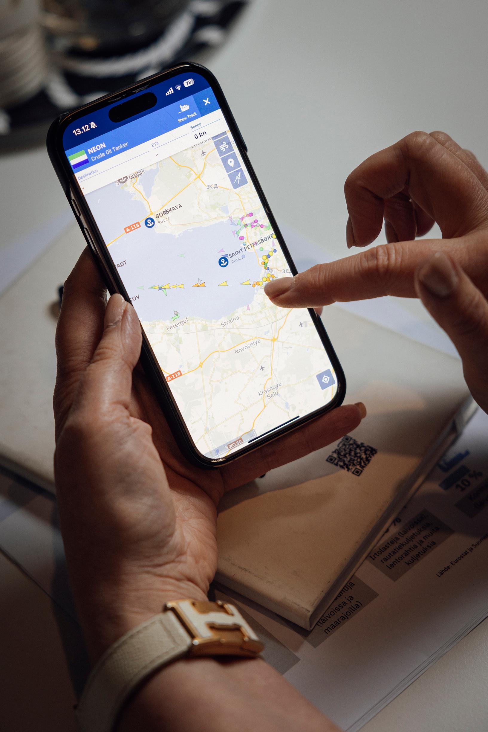 VesselFinder-ohjelman avulla voi itse todeta, kuinka alusten paikannustietoja väärennetään.