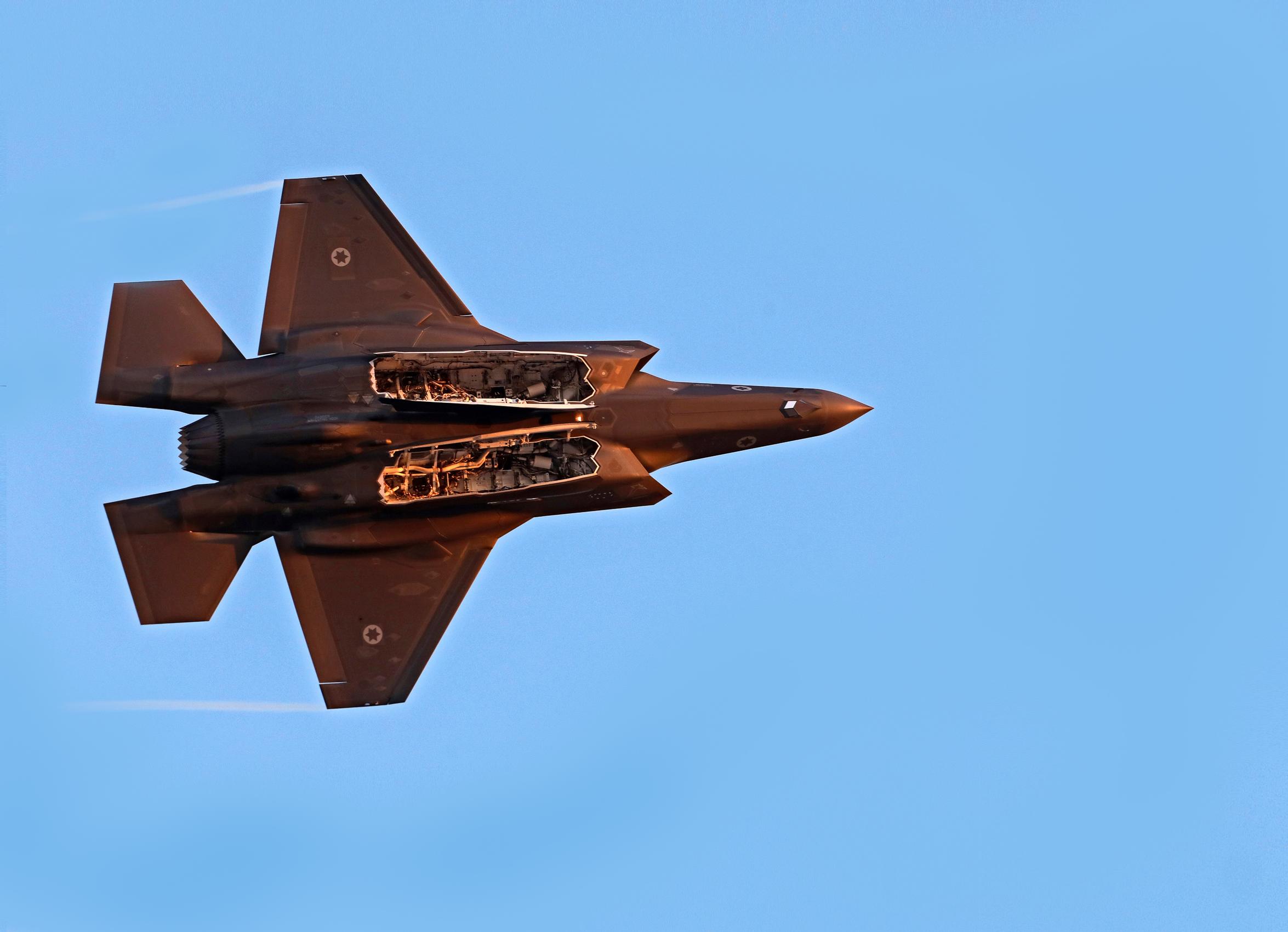 Ilmavoimien testeissä Hornetien seuraajaksi tarjolla tutkaa huijaava F-35 – Tuhovoima omaa luokkaansa 