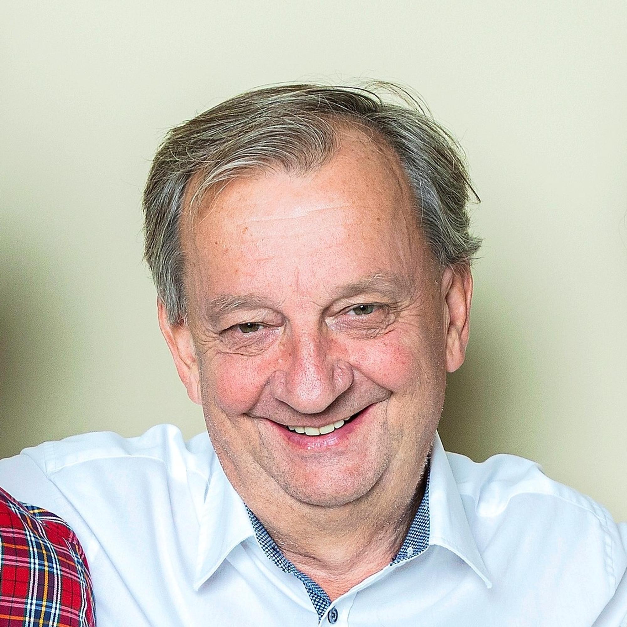 Harry Harkimo: Vihaan poliitikkojen kiemurtelua | Apu