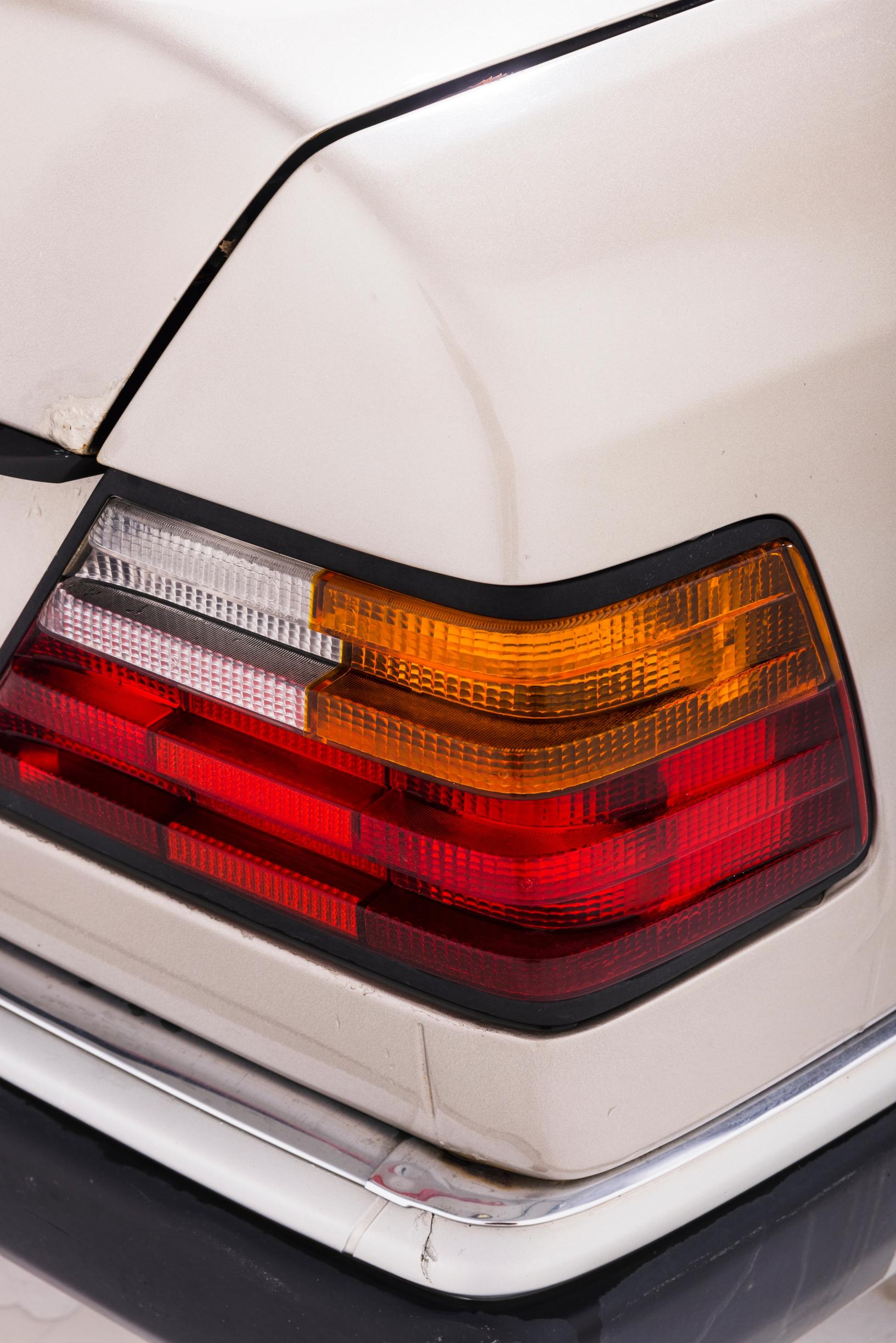 Verre De Lunette Arrière Pour Mercedes-Benz E W124 - Référence A1247400157 - Occasion Fonctionnelle