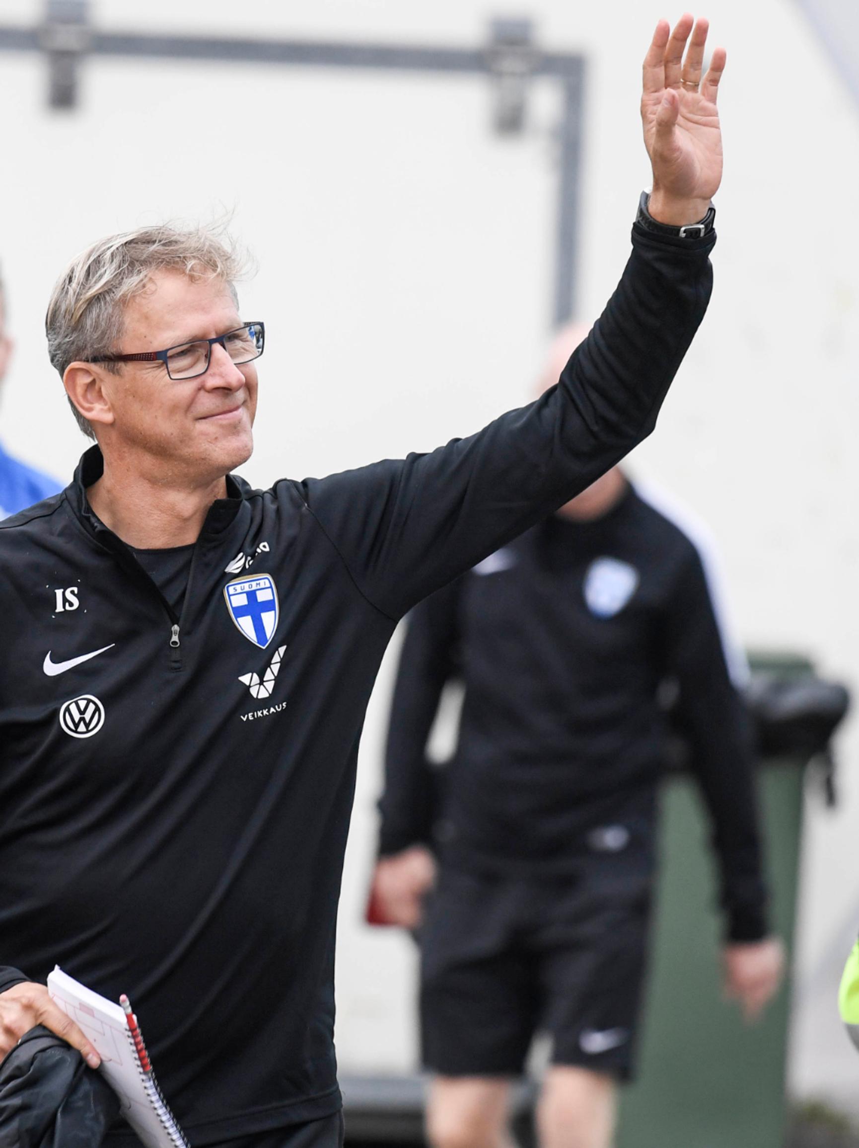 "Jos ilmapiiri on mätä, ei ole väliä, miten teet muut asiat", sanoo Huuhkajien päävalmentaja Markku Kanerva