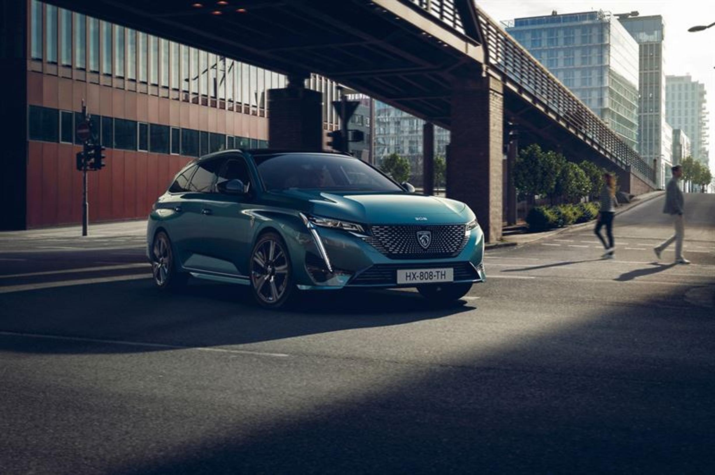 Uusi Peugeot 308:n tulee myyntiin kahtena eri lataushybridinä