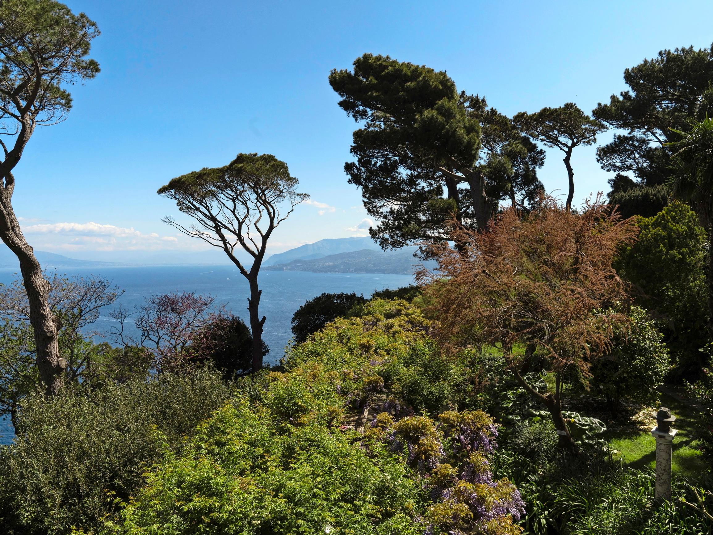 Italian unelmakohde Capri on pahimmillaan ruuhkainen ja kallis – näin löydät sen rauhalliset kolkat ja edulliset elämykset