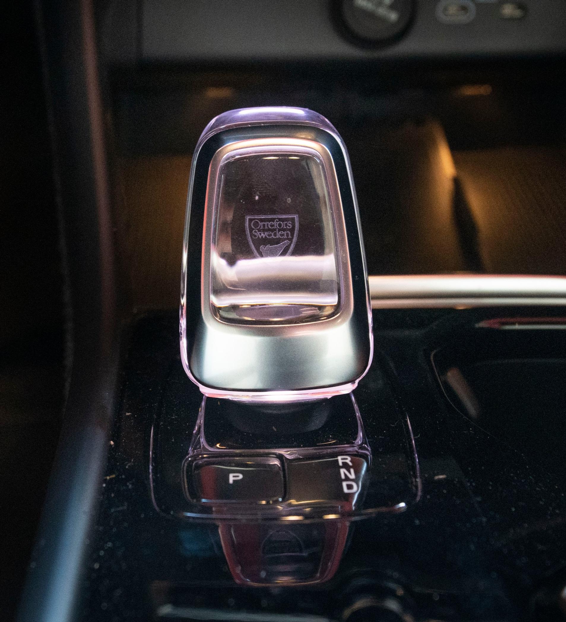Volvo XC40 Recharge Twin vaihdekeppi