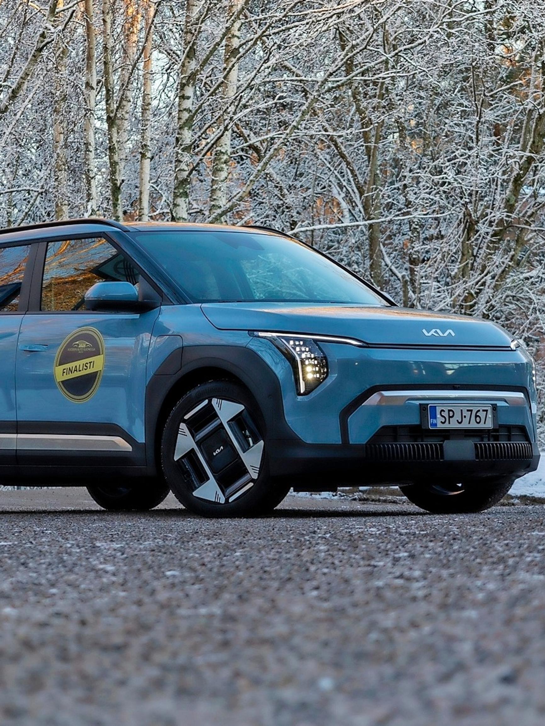 Kompakti täyssähköinen crossover Kia EV3 on vuoden auto Suomessa 2025 – kova ehdokas myös vuoden myydyimmäksi 