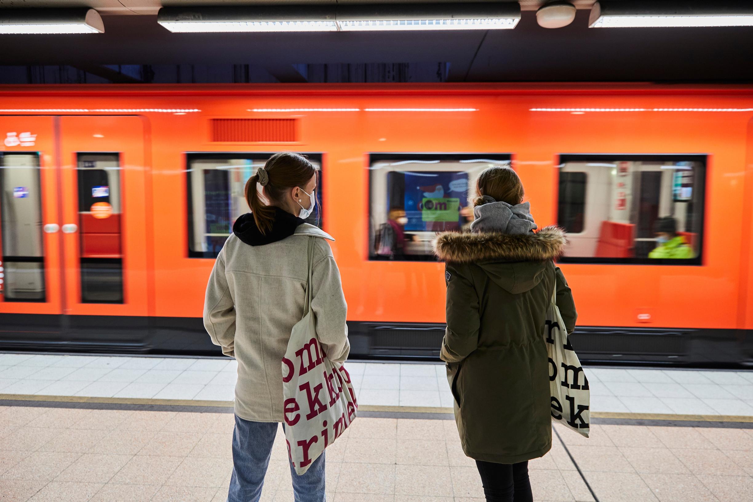 Kuvareportaasi: Kohti koulua – Image kuvasi lapsia ja nuoria yhtenä maanantaiaamuna eri puolilla Suomea