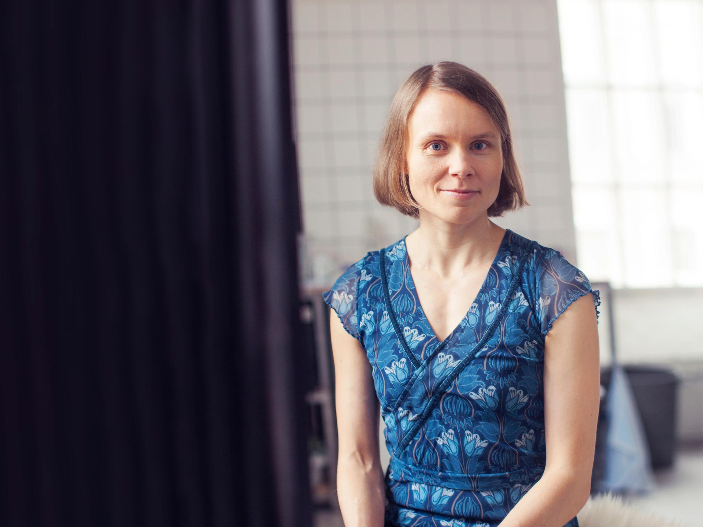 Finlandia-palkittu kirjailija Anni Kytömäki Oulun Muusajuhlille: ”Monia kiinnostaa se, miten kirjailija työtään tekee – Voin antaa kirjoittamisvinkkejä”