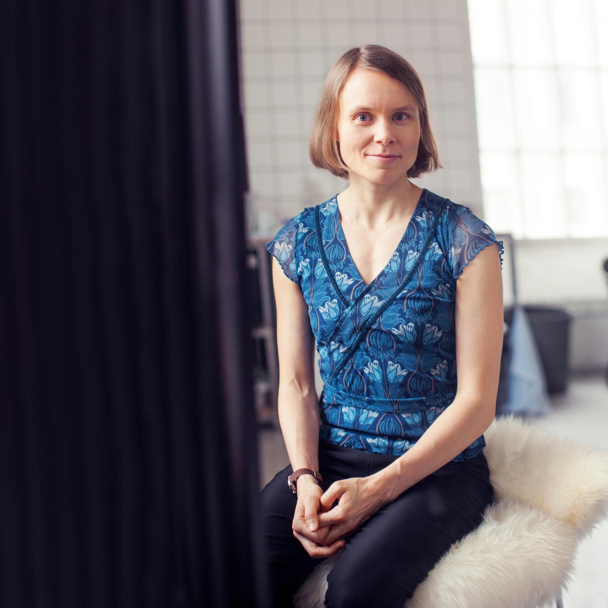 Finlandia-palkittu kirjailija Anni Kytömäki Oulun Muusajuhlille: ”Monia kiinnostaa se, miten kirjailija työtään tekee – Voin antaa kirjoittamisvinkkejä”