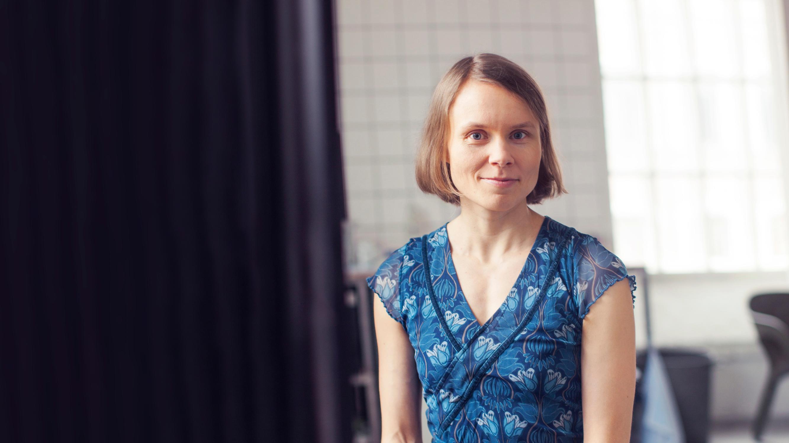 Finlandia-palkittu kirjailija Anni Kytömäki Oulun Muusajuhlille: ”Monia kiinnostaa se, miten kirjailija työtään tekee – Voin antaa kirjoittamisvinkkejä”