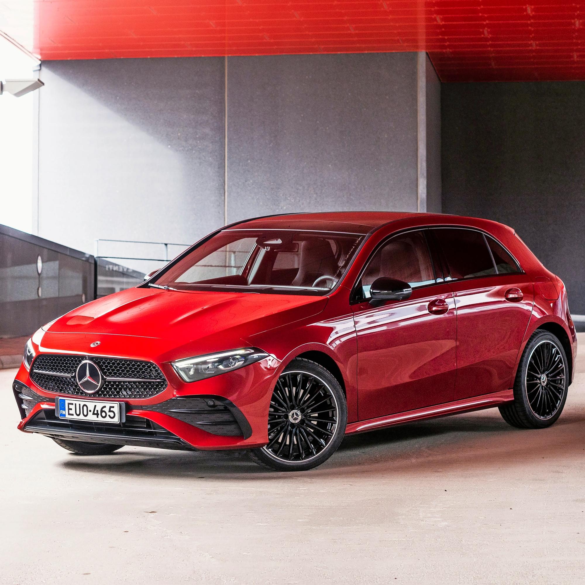 Mercedes-Benz A250e on pieni muttei halpa –  Luksusvehkeen hinnalle löytyy kuitenkin perustelut