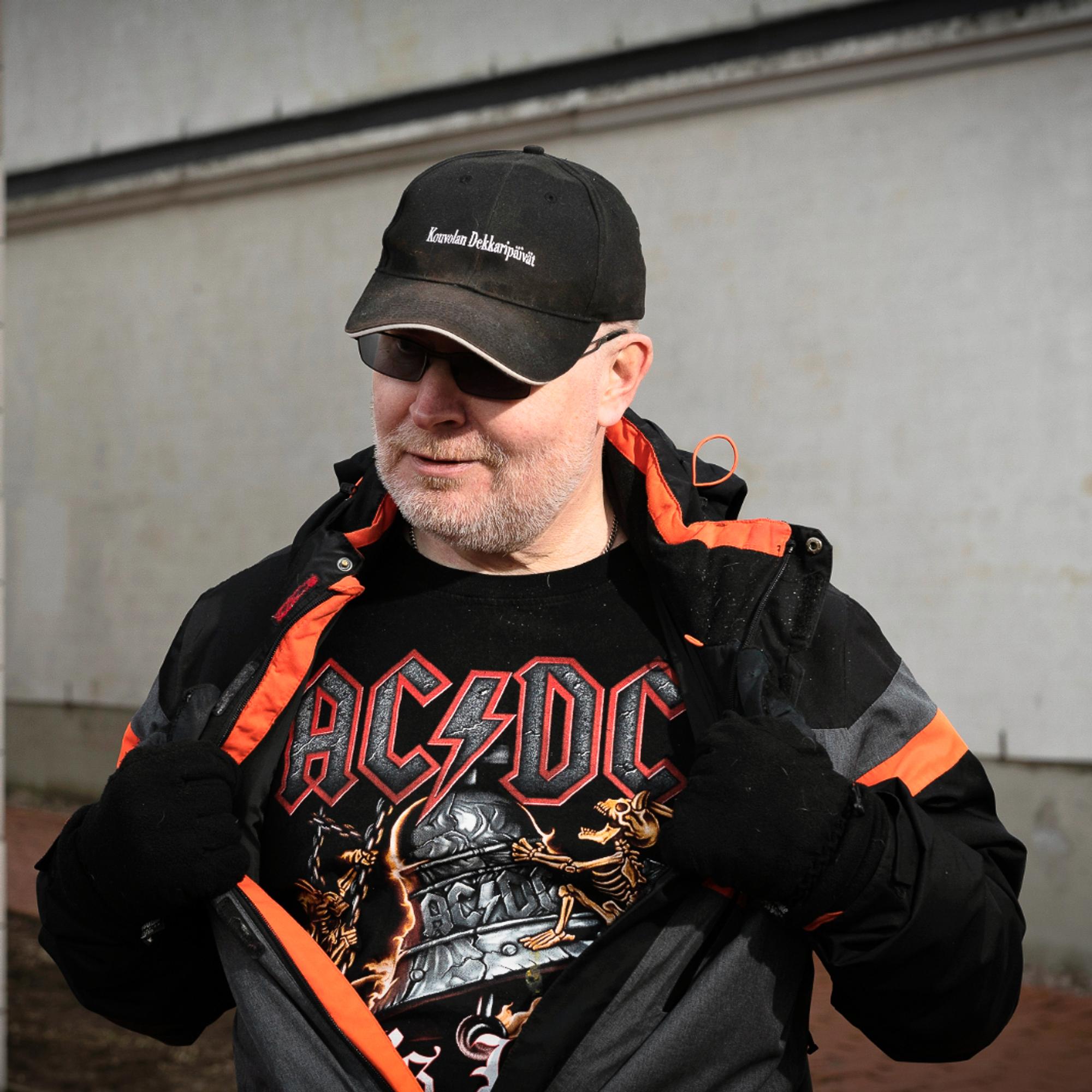 Jari Lindström ja Voikkaan paperitehtaan alamäki: ”Aina kun tuli uusi laite, jonkun ihmisen tekemä työvaihe jäi pois – Ensin oli 11 vuorossa, lopulta neljä, tuotanto silti moninkertainen”