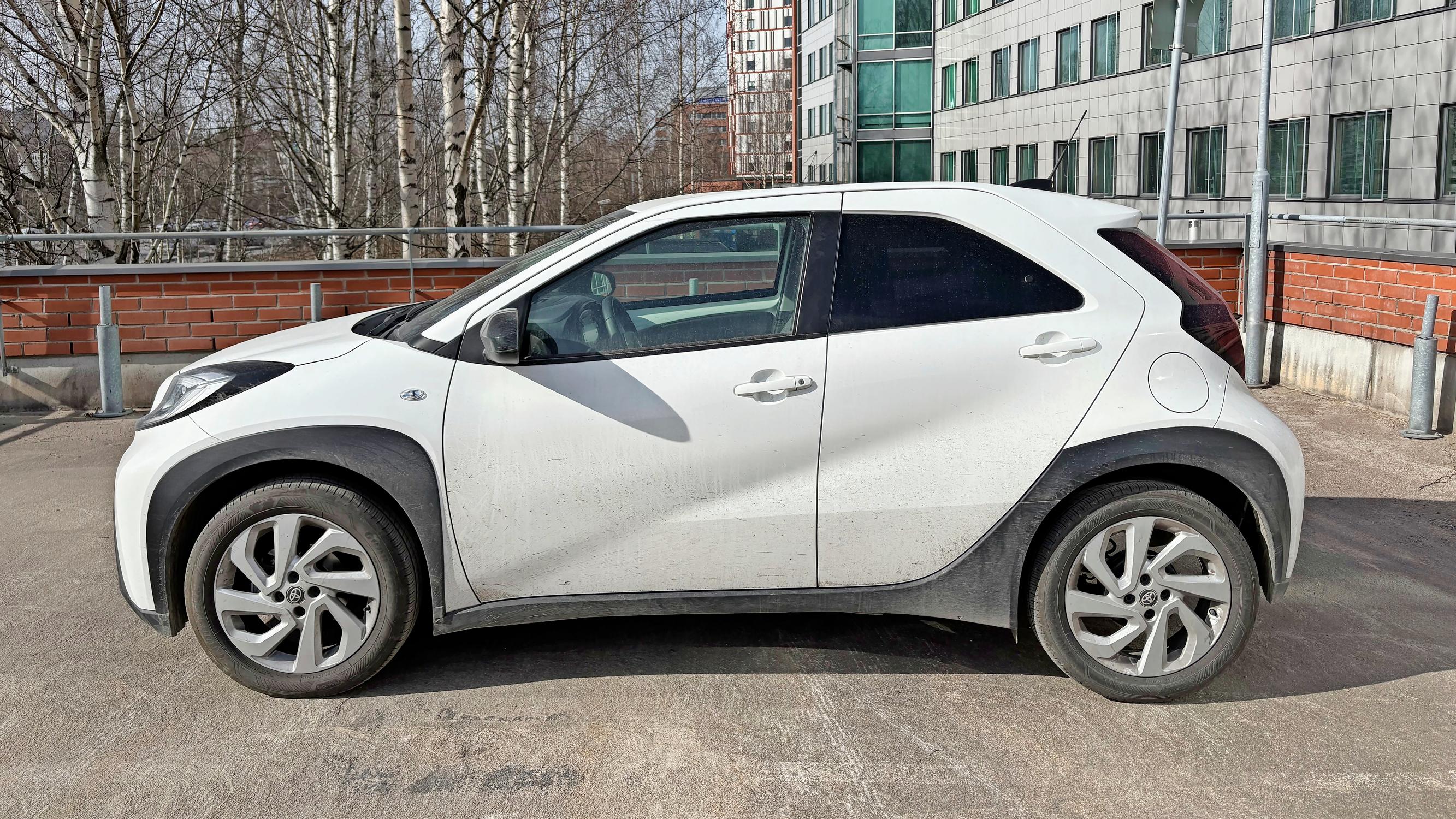 Halpa leasing-auto kesäksi – Alle tonnilla kahden kuukauden sopimus