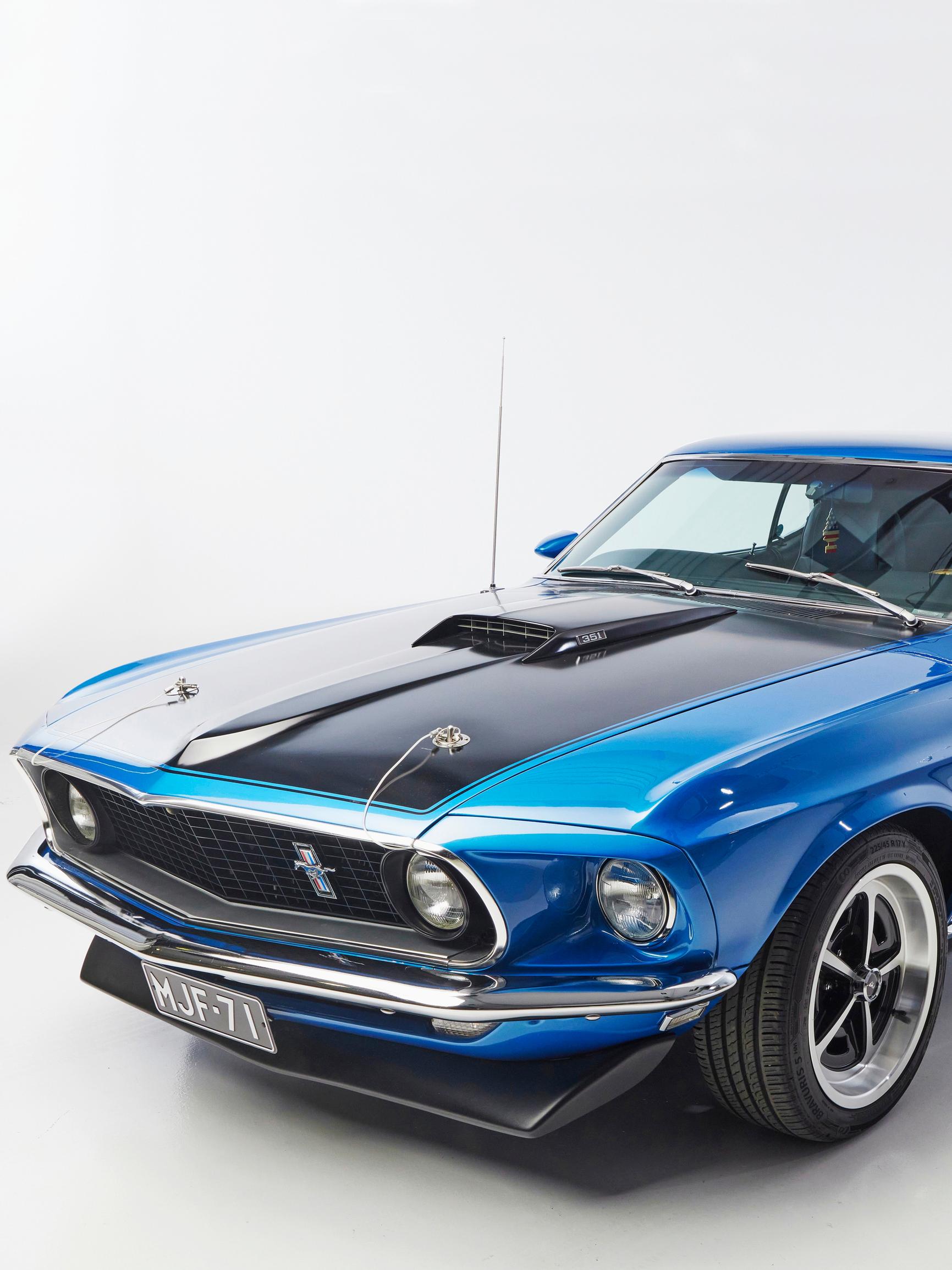 Ford Mustang Fastback Mach 1 vm. 1969 rakennettiin täysin uudelleen tyhjään koriin – Näin syntyi 5,8 litran V8:lla varustettu erikoismalli, jossa riittää potkua