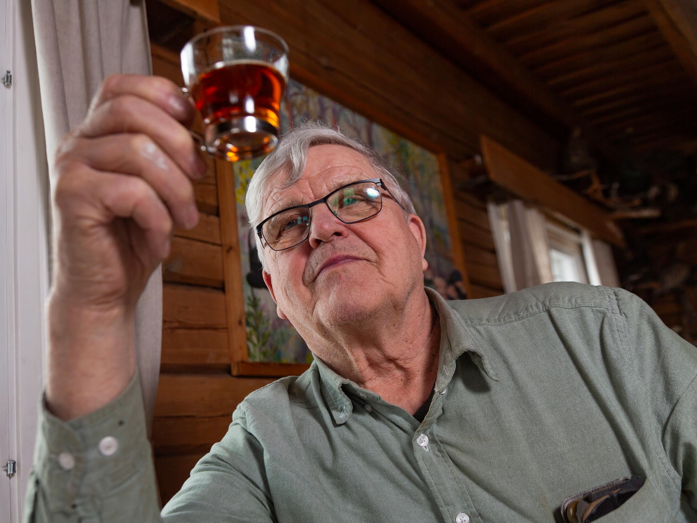 Tämä ikivanha perinne uhkaa nyt päättyä Suomessa – Sitä tarvitaan satojen suomalaiskirkkojen suojelemiseksi